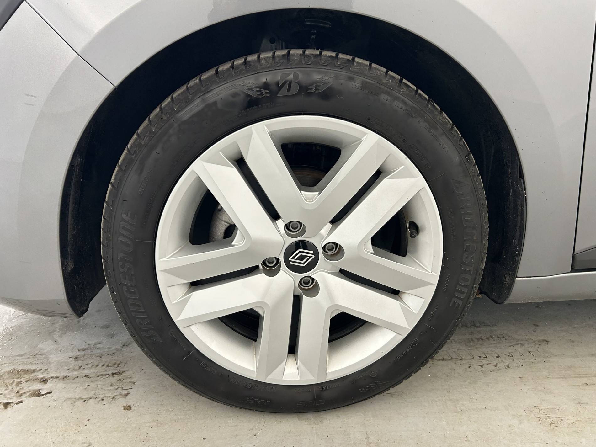 Vente en ligne Renault Clio 5 Clio TCe 90 au prix de 15 300 €