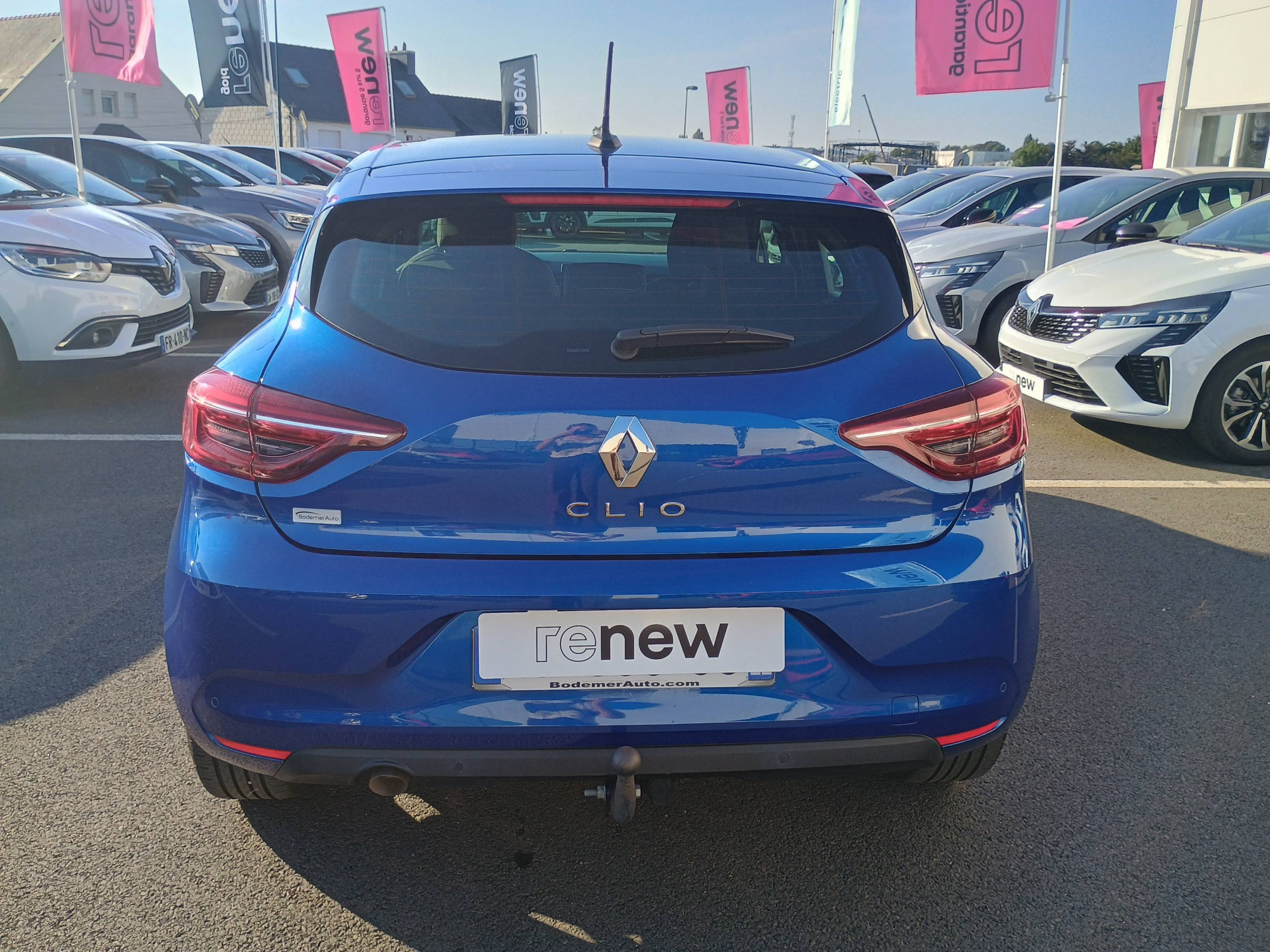 Vente en ligne Renault Clio 5 Clio TCe 90 - 21N au prix de 13 390 €