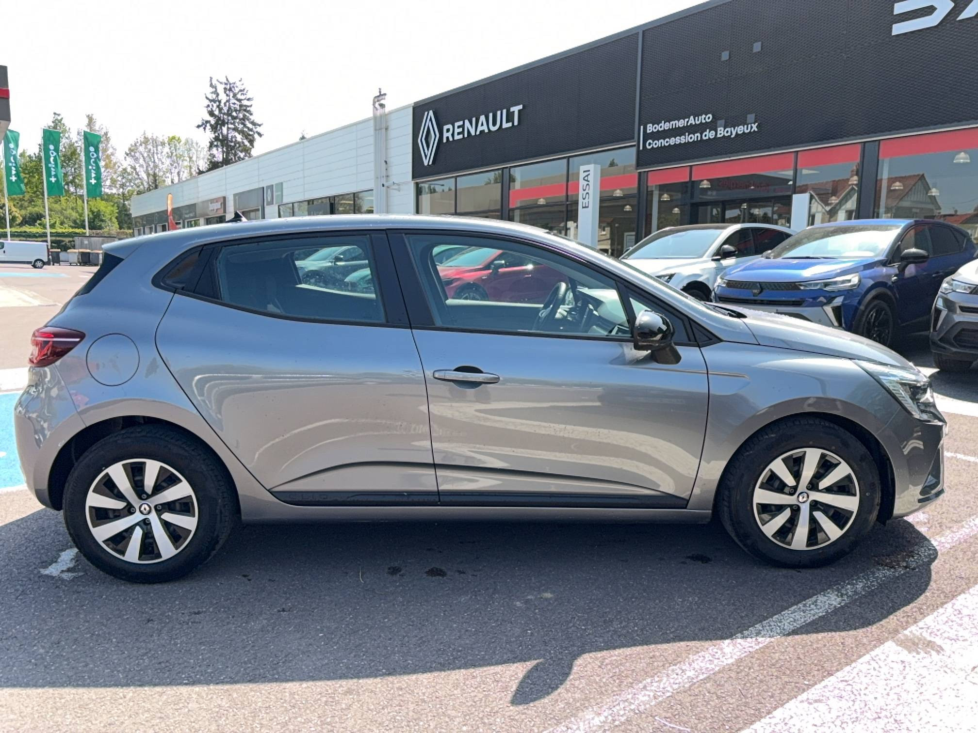 Vente en ligne Renault Clio 5 Clio TCe 90 au prix de 14 290 €