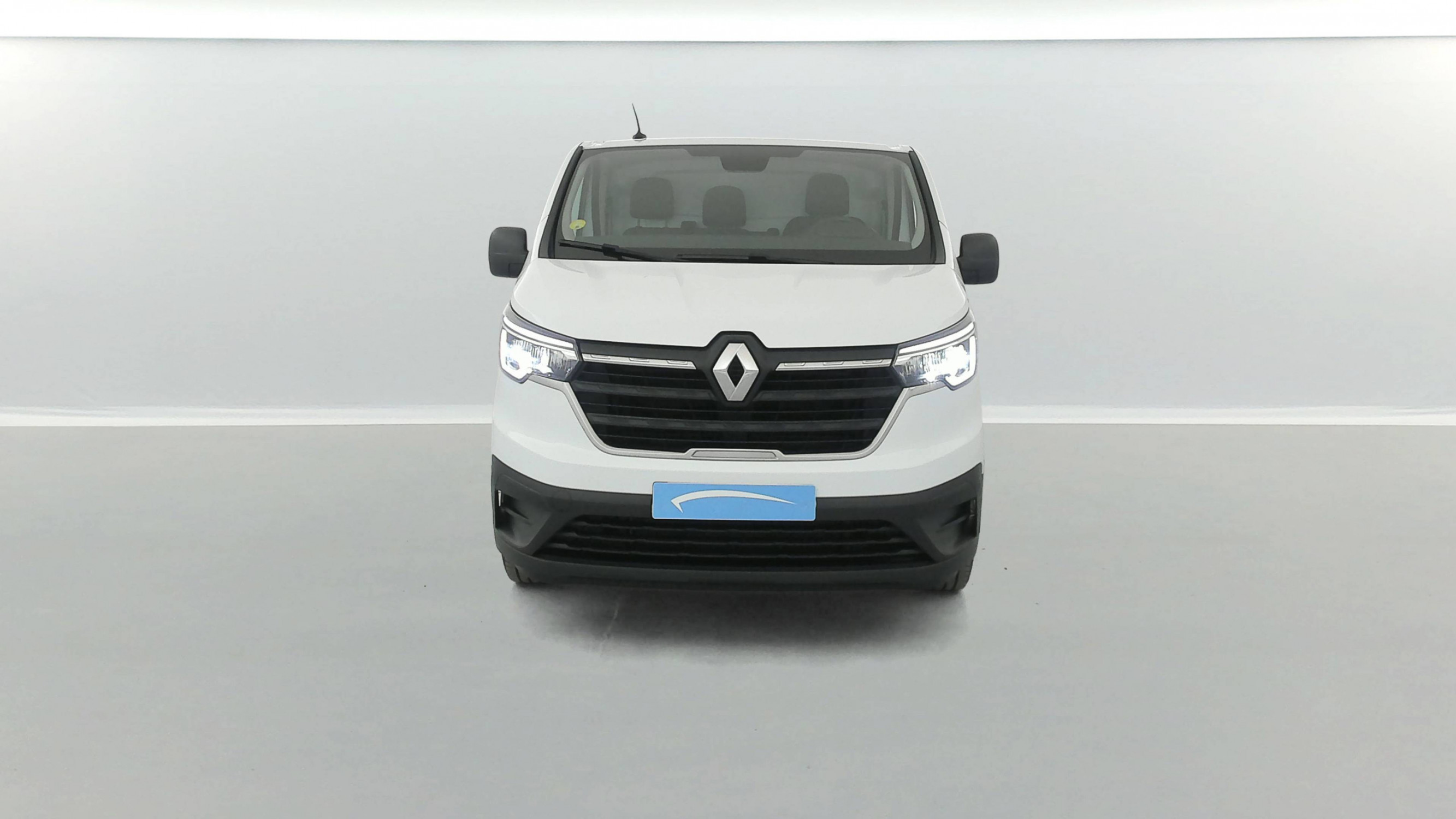 Vente en ligne Renault Trafic 3 Fourgon TRAFIC FG BLUE DCI 130 L1H1 3T GSR2 au prix de 23 790 €