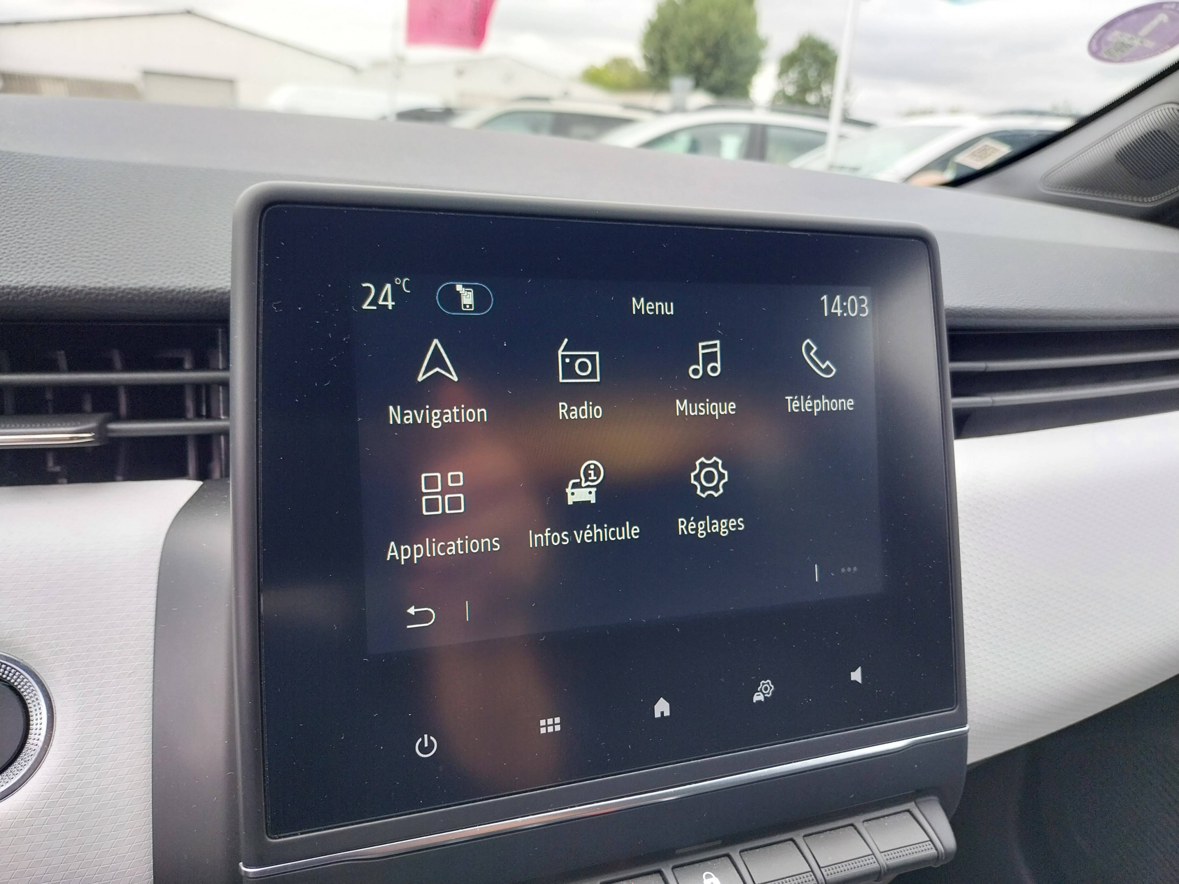 Vente en ligne Renault Clio 5 Clio E-Tech full hybrid 145 au prix de 19 000 €