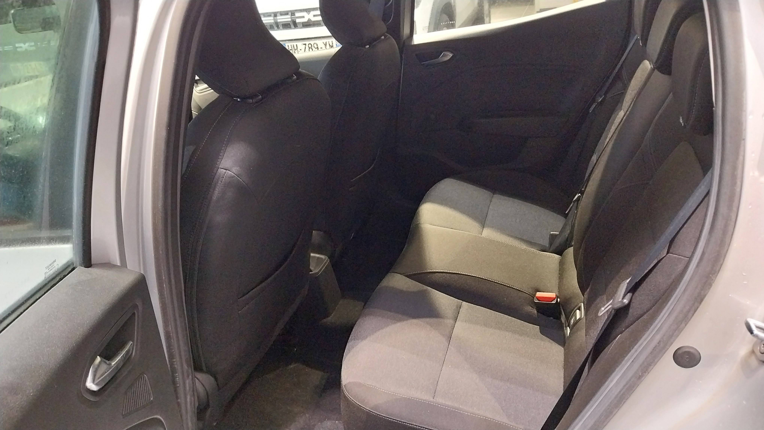 Vente en ligne Renault Clio 5 Clio E-Tech 140 - 21N au prix de 16 890 €