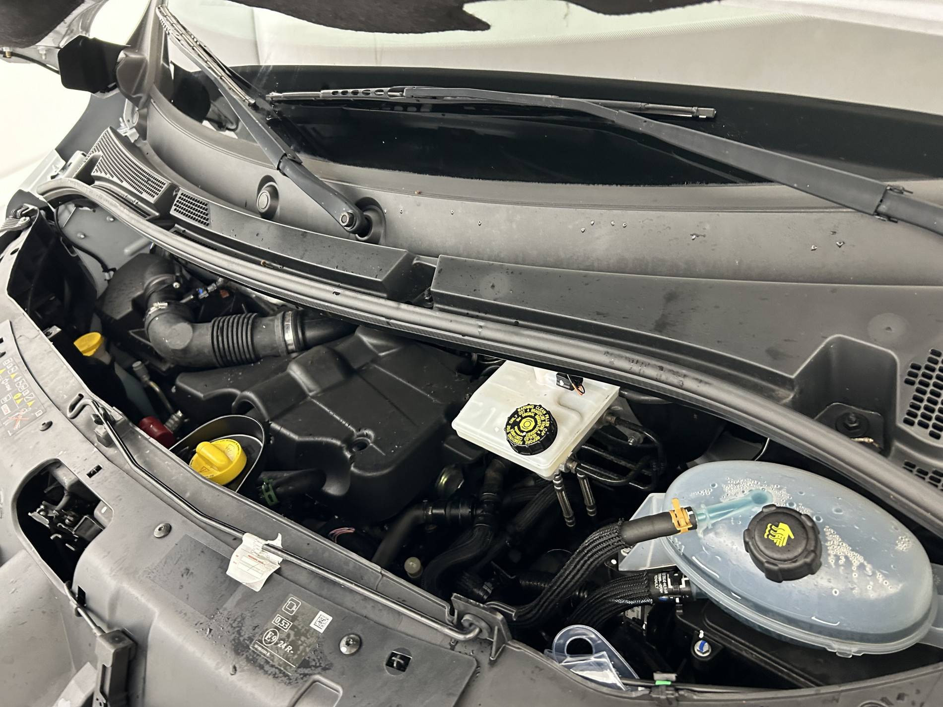 Vente en ligne Renault Master Fourgon MASTER FGN TRAC F3500 L2H2 BLUE DCI 135 au prix de 24 990 €