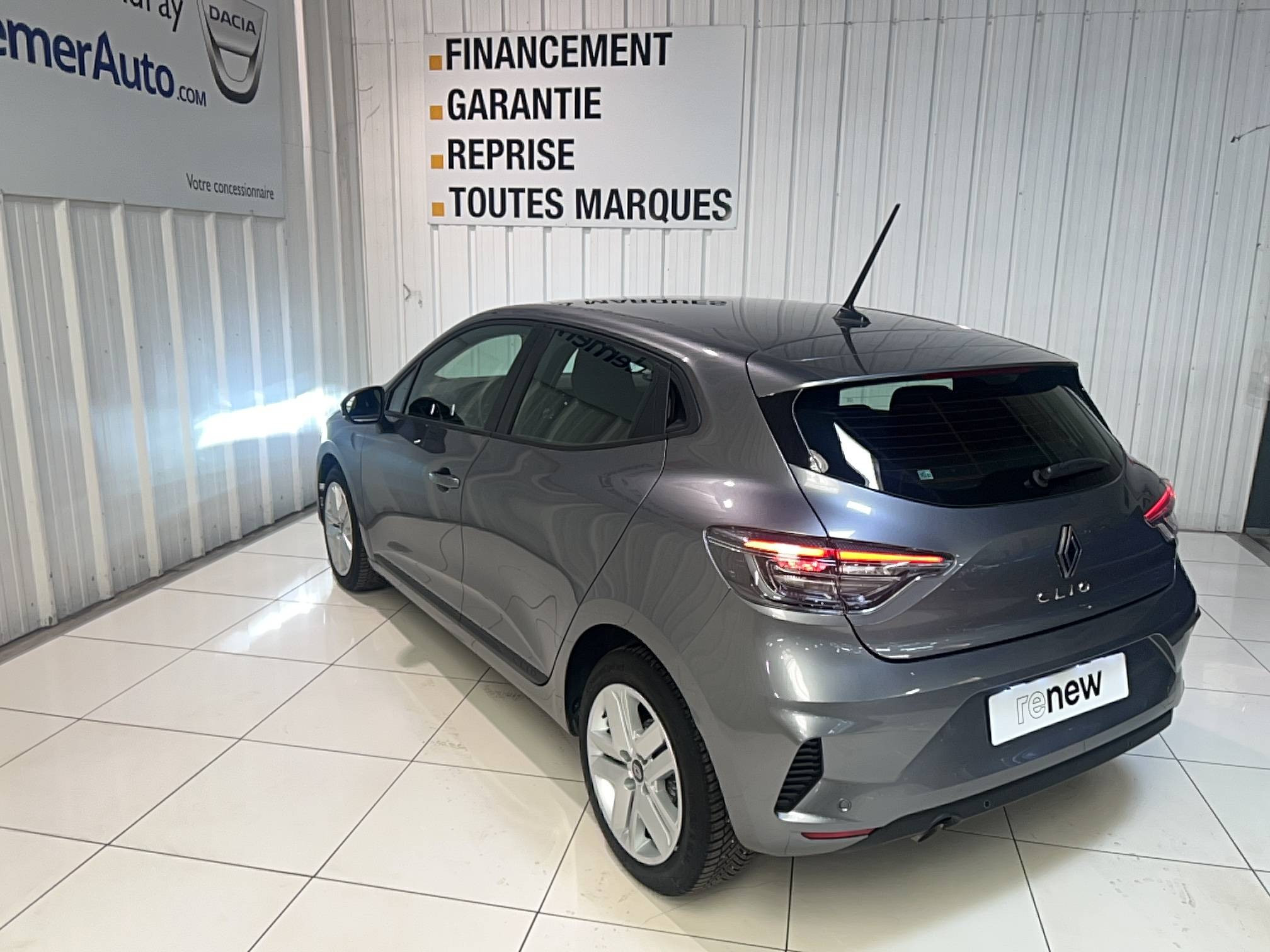 Vente en ligne Renault Clio 5 Clio TCe 90 ch GSR2 au prix de 16 490 €