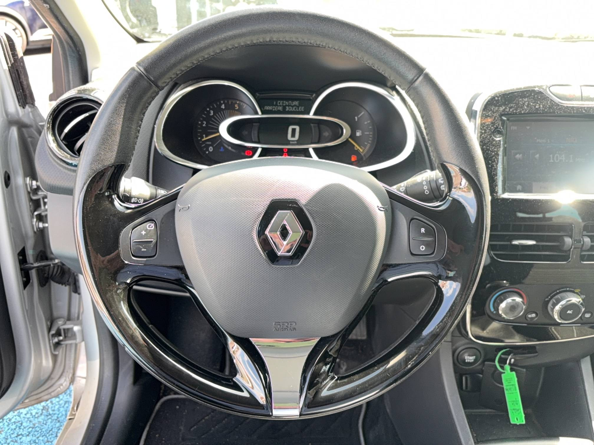 Vente en ligne Renault Clio 4  dCi 75 eco2 au prix de 9 590 €