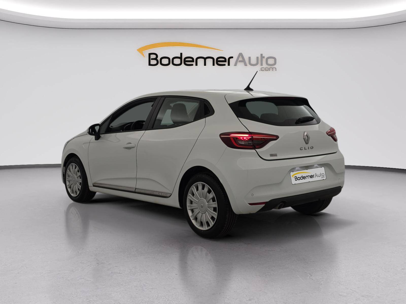 Vente en ligne Renault Clio 5 Clio TCe 90 - 21 au prix de 12 791 €