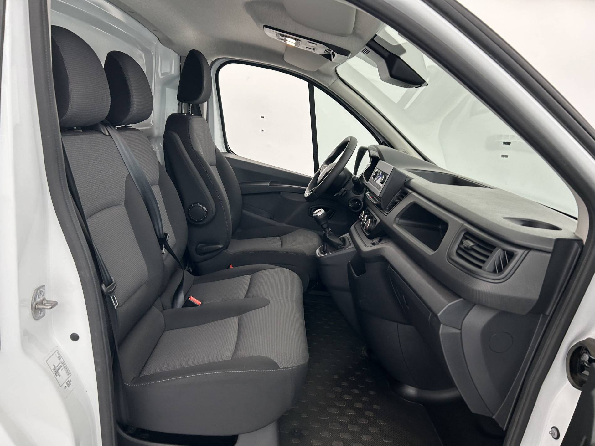 Vente en ligne Renault Trafic 3 Fourgon TRAFIC FGN L1H1 3000 KG BLUE DCI 130 au prix de 21 590 €