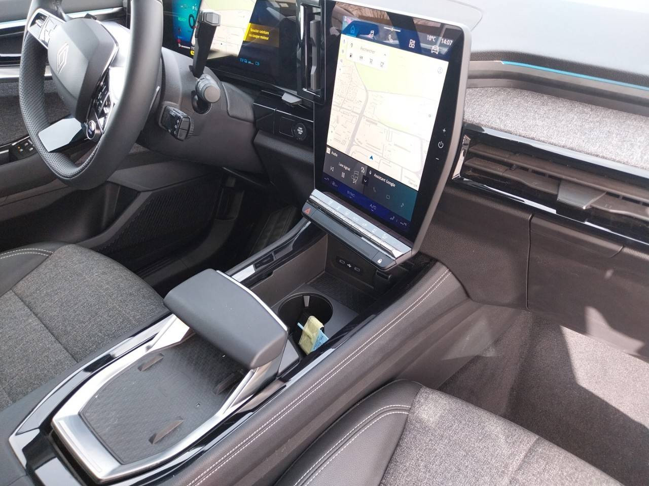 Vente en ligne Renault Espace Espace E-Tech full hybrid 200 GSR2 au prix de 34 990 €