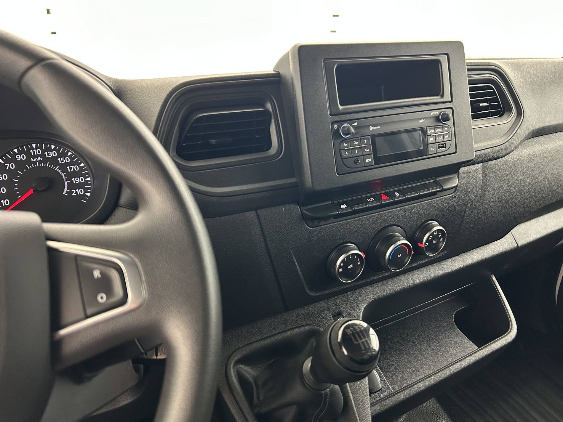 Vente en ligne Renault Master Fourgon MASTER FGN TRAC F3500 L2H2 BLUE DCI 135 au prix de 26 999 €