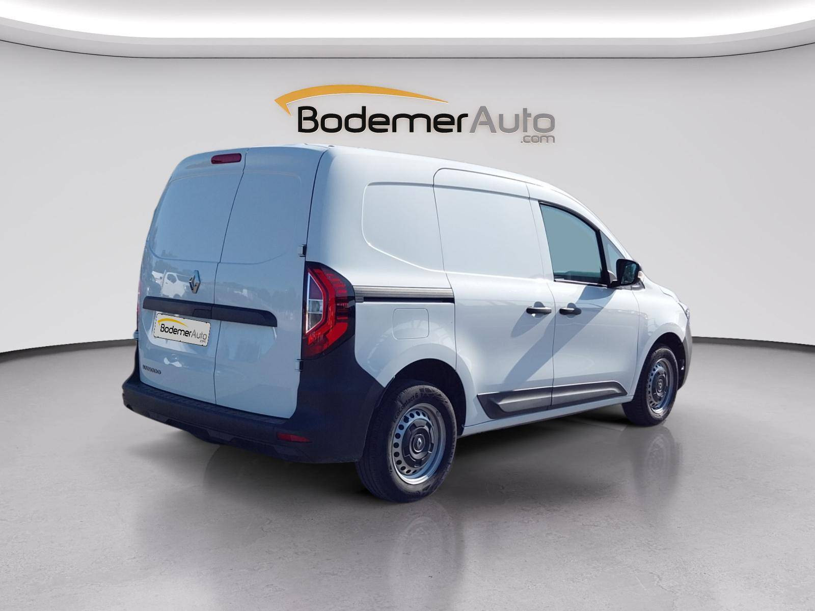 Vente en ligne Renault Kangoo Van  BLUE DCI 95 EDC au prix de 17 991 €