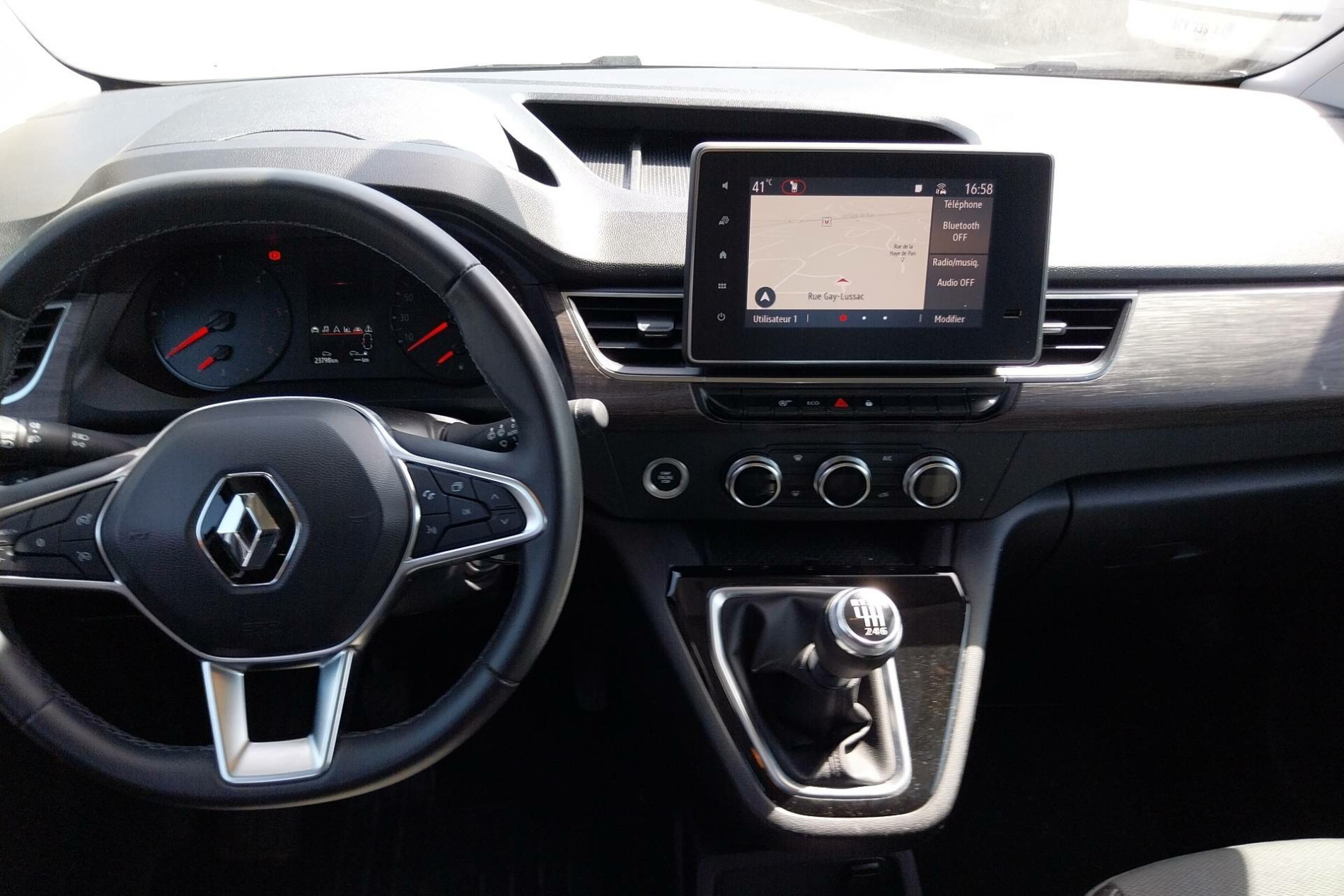 Vente en ligne Renault Kangoo  Blue dCi 95 au prix de 23 999 €