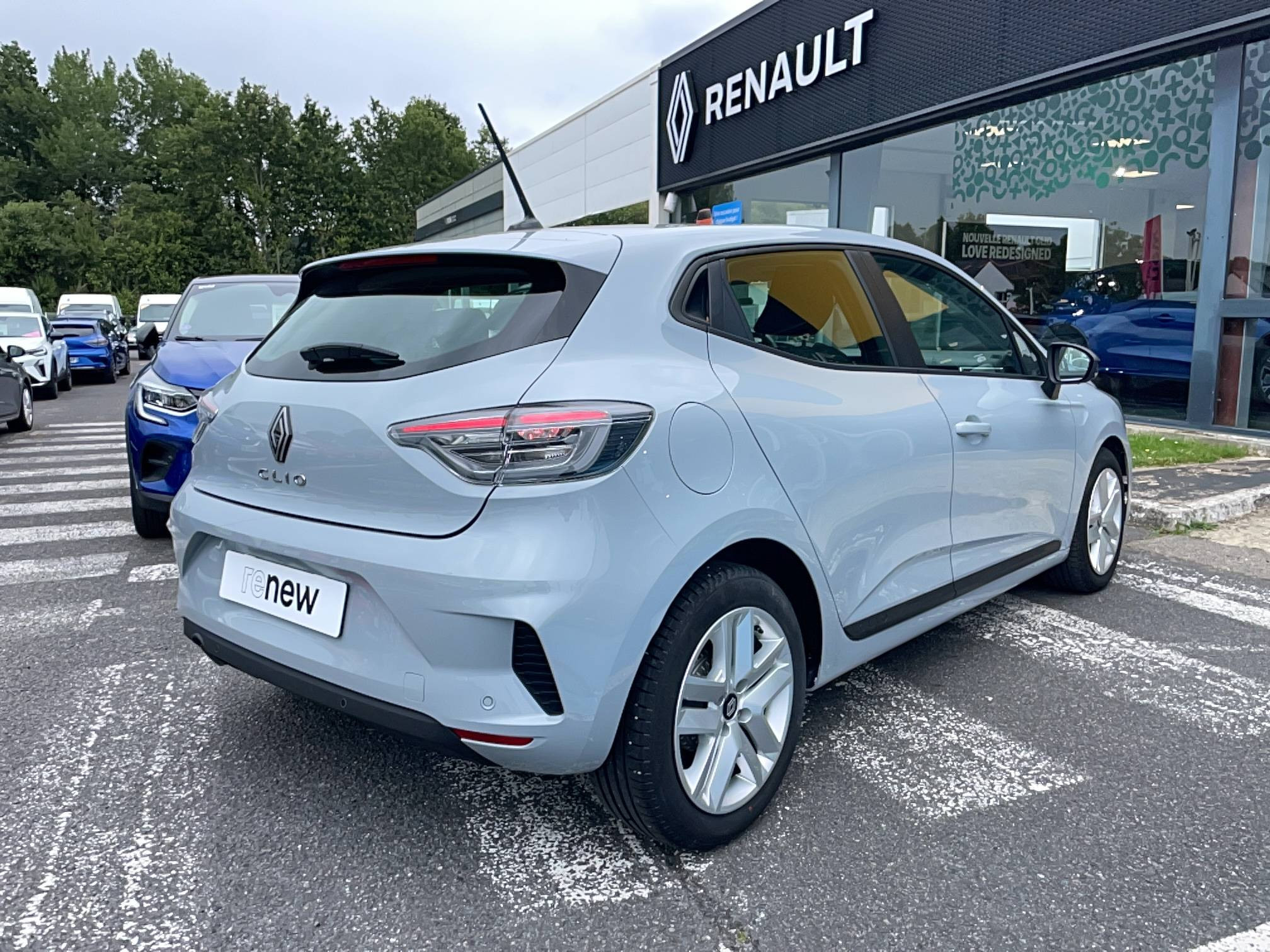 Vente en ligne Renault Clio 5 Clio TCe 90 au prix de 15 990 €