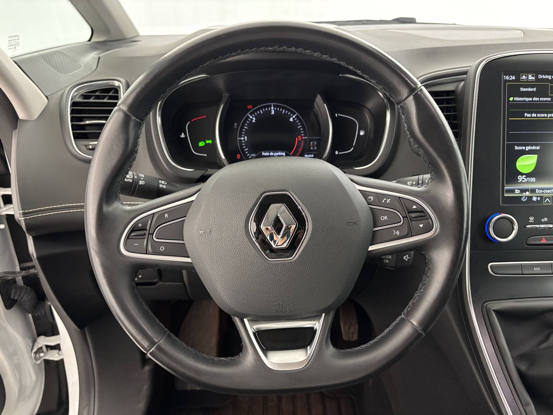 Vente en ligne Renault Scenic 4 Scenic Blue dCi 120 au prix de 16 900 €