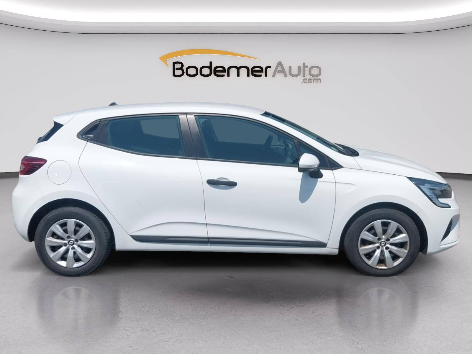 Vente en ligne Renault Clio 5 CLIO SOCIETE BLUE DCI 100 - 21N au prix de 11 990 €