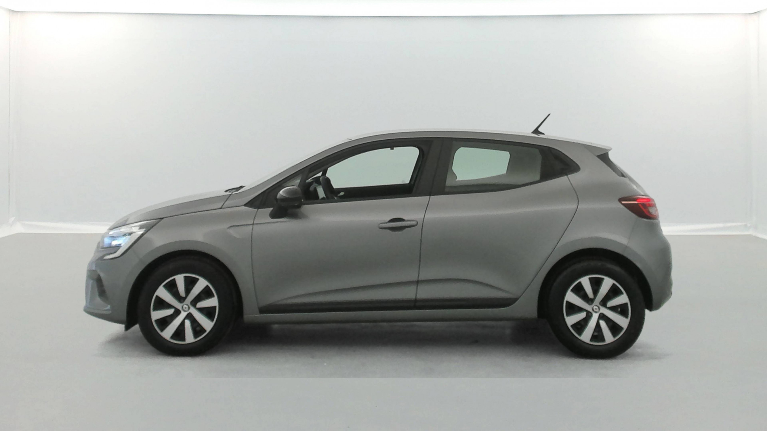 Vente en ligne Renault Clio 5 Clio TCe 90 au prix de 13 790 €