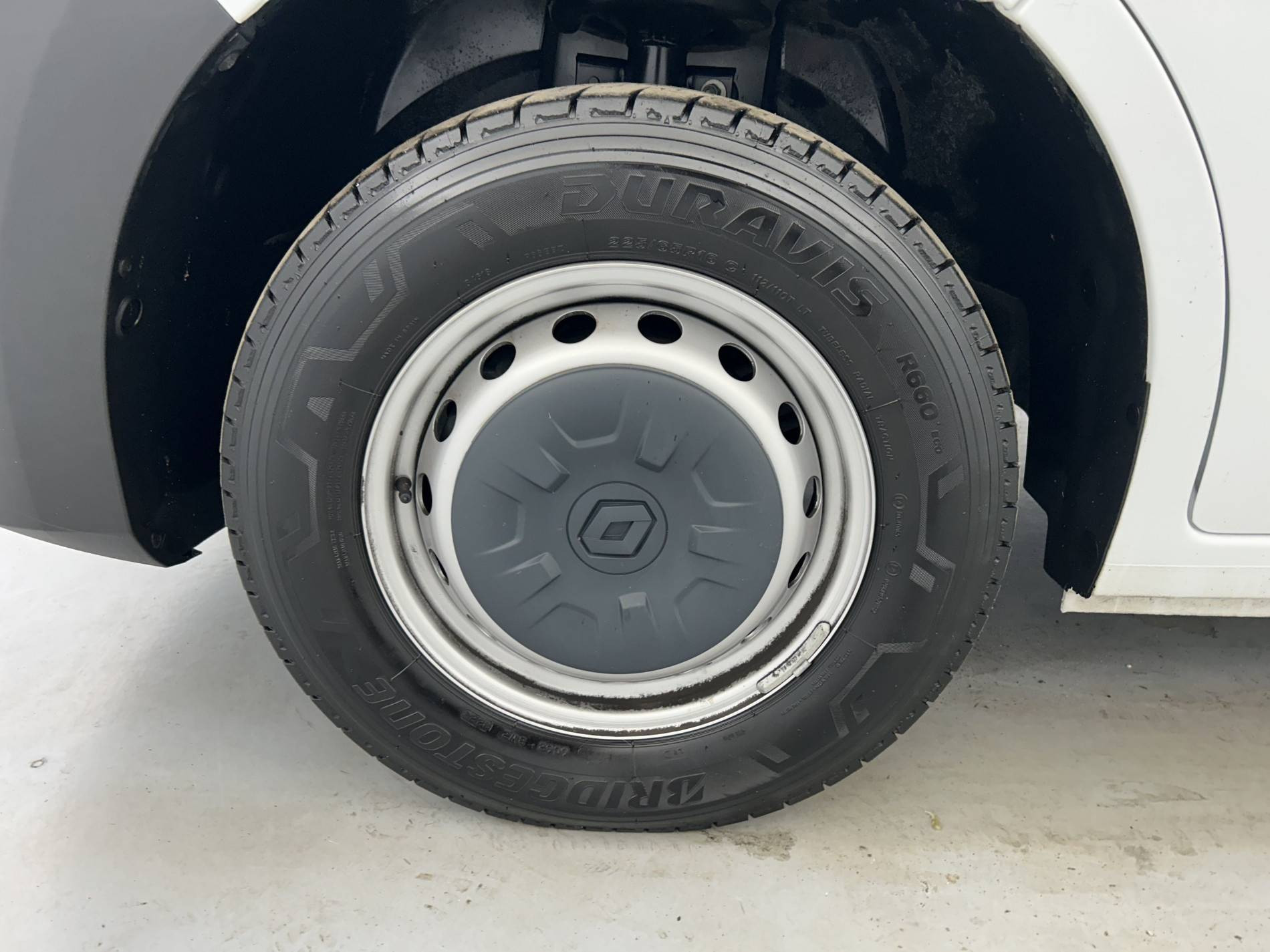 Vente en ligne Renault Master Fourgon MASTER FGN TRAC F3500 L2H2 BLUE DCI 135 au prix de 25 900 €