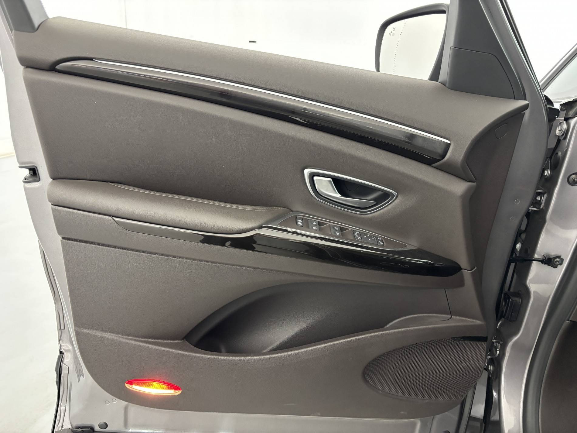 Vente en ligne Renault Espace 5 Espace dCi 160 Energy Twin Turbo au prix de 19 990 €
