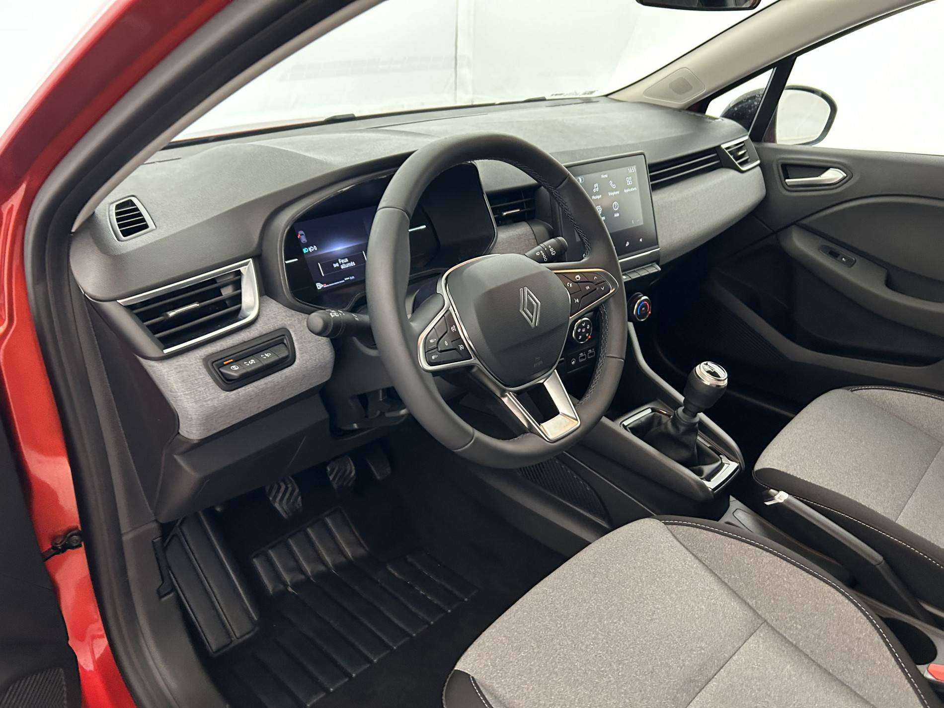 Vente en ligne Renault Clio 5 Clio Blue dCi 100 ch GSR2 au prix de 18 590 €