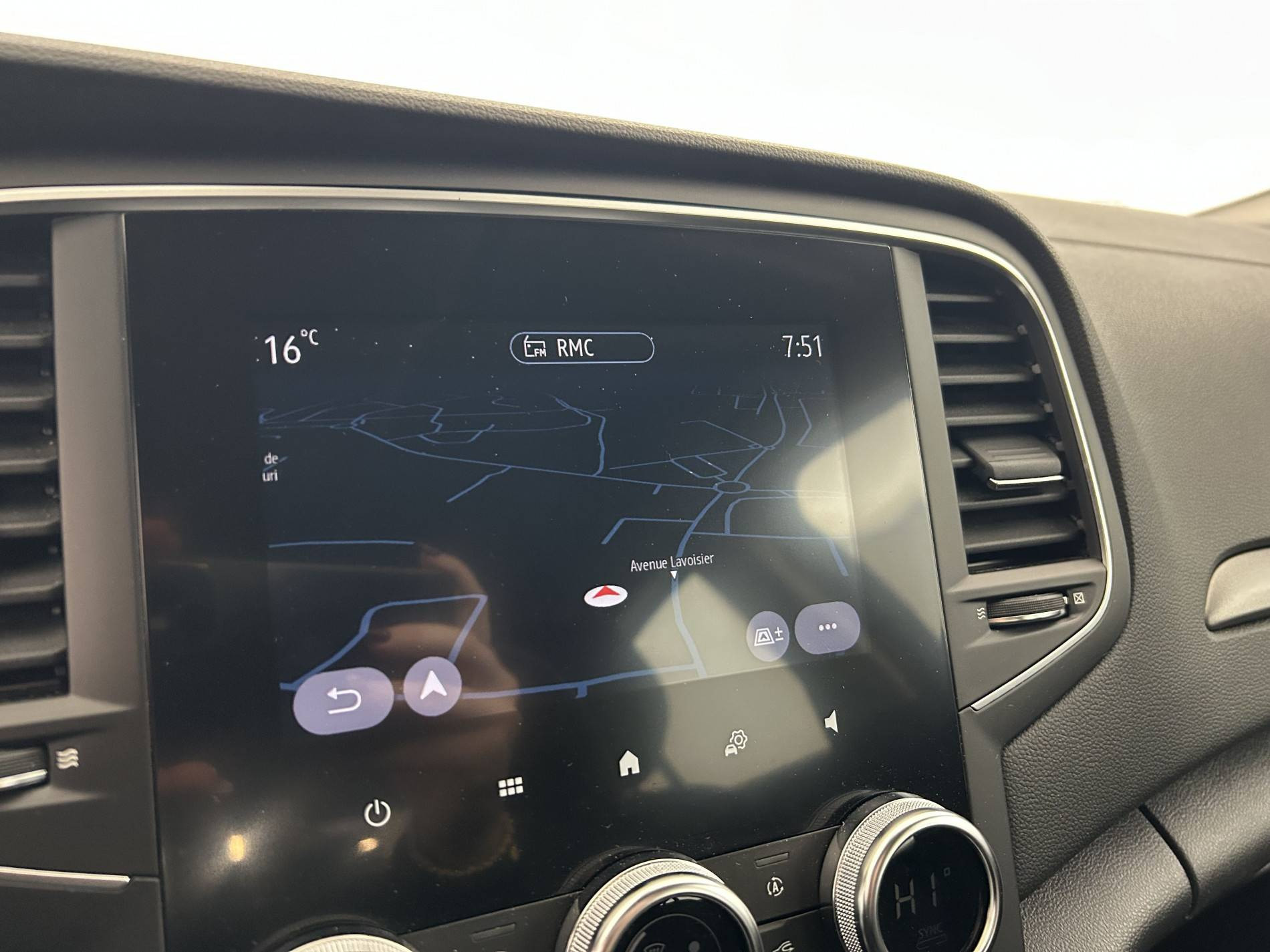 Vente en ligne Renault Megane 4  Blue dCi 115 au prix de 16 490 €