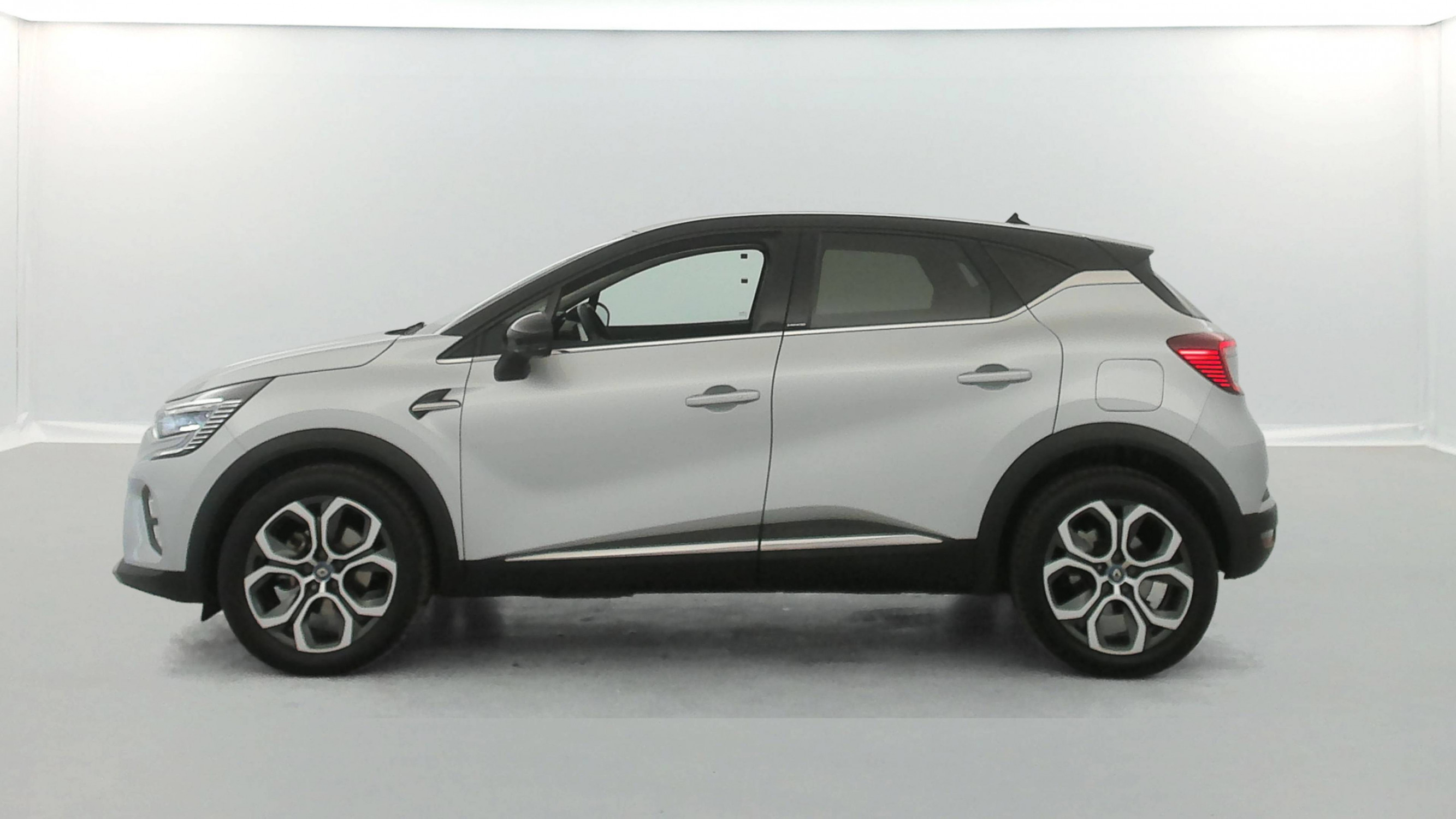 Vente en ligne Renault Captur  E-Tech Plug-in 160 au prix de 15 990 €