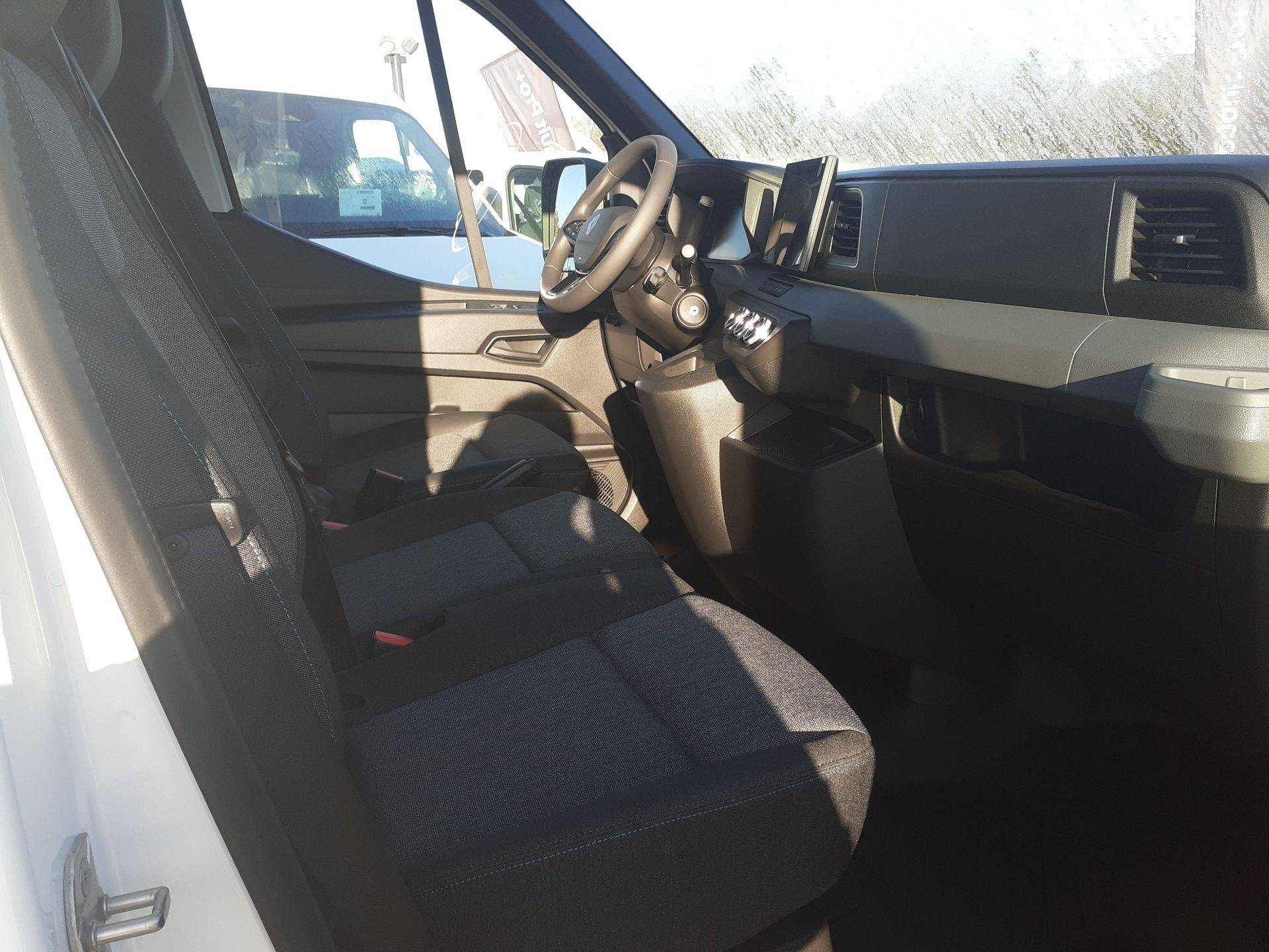 Vente en ligne Renault Master E-Tech MASTER ELECTRIQUE FGN L2H2 3T5 GRANDE AUTONOMIE au prix de 60 384 €