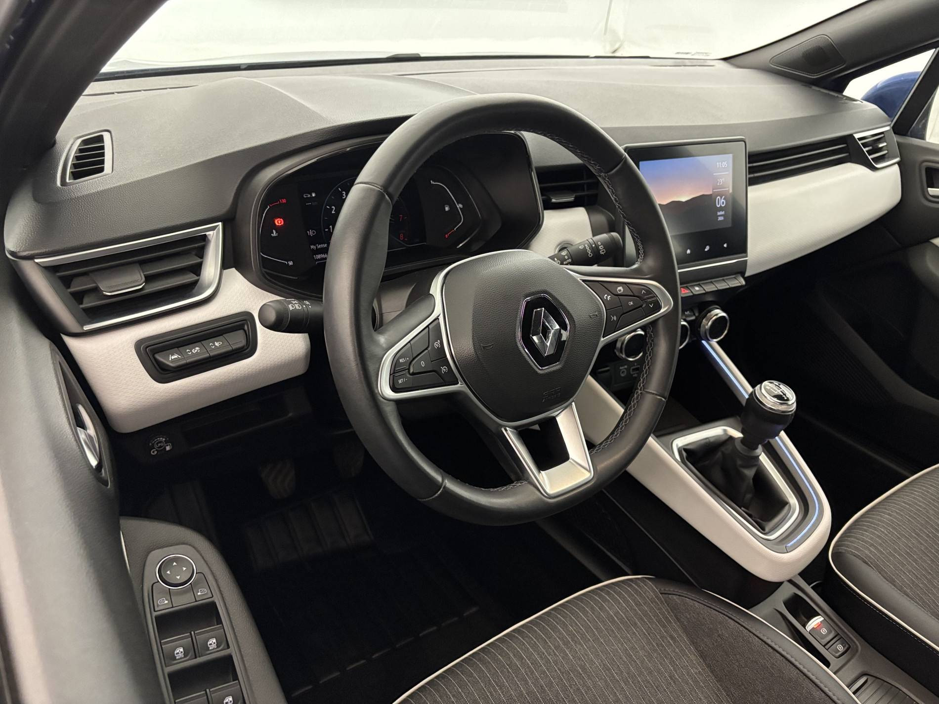 Vente en ligne Renault Clio 5 Clio TCe 100 GPL - 21N au prix de 12 390 €
