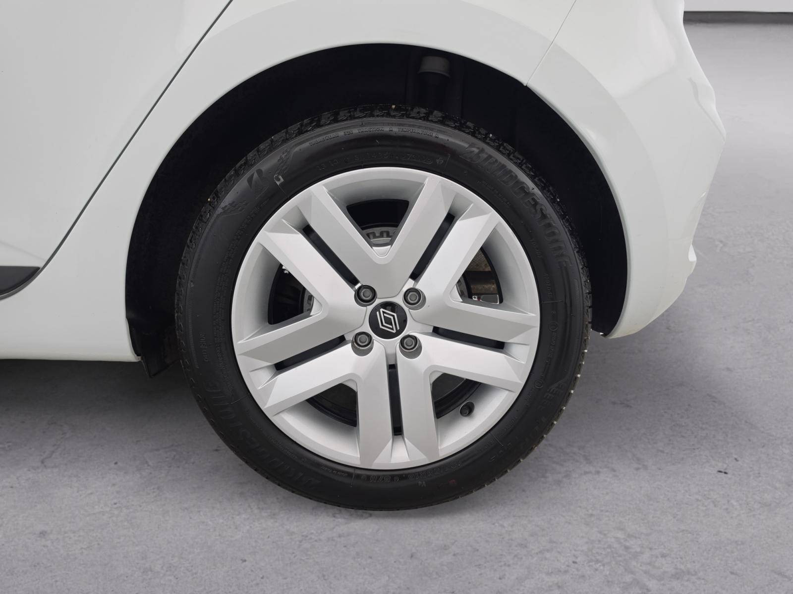 Vente en ligne Renault Clio 5 Clio Blue dCi 100 ch GSR2 au prix de 17 690 €