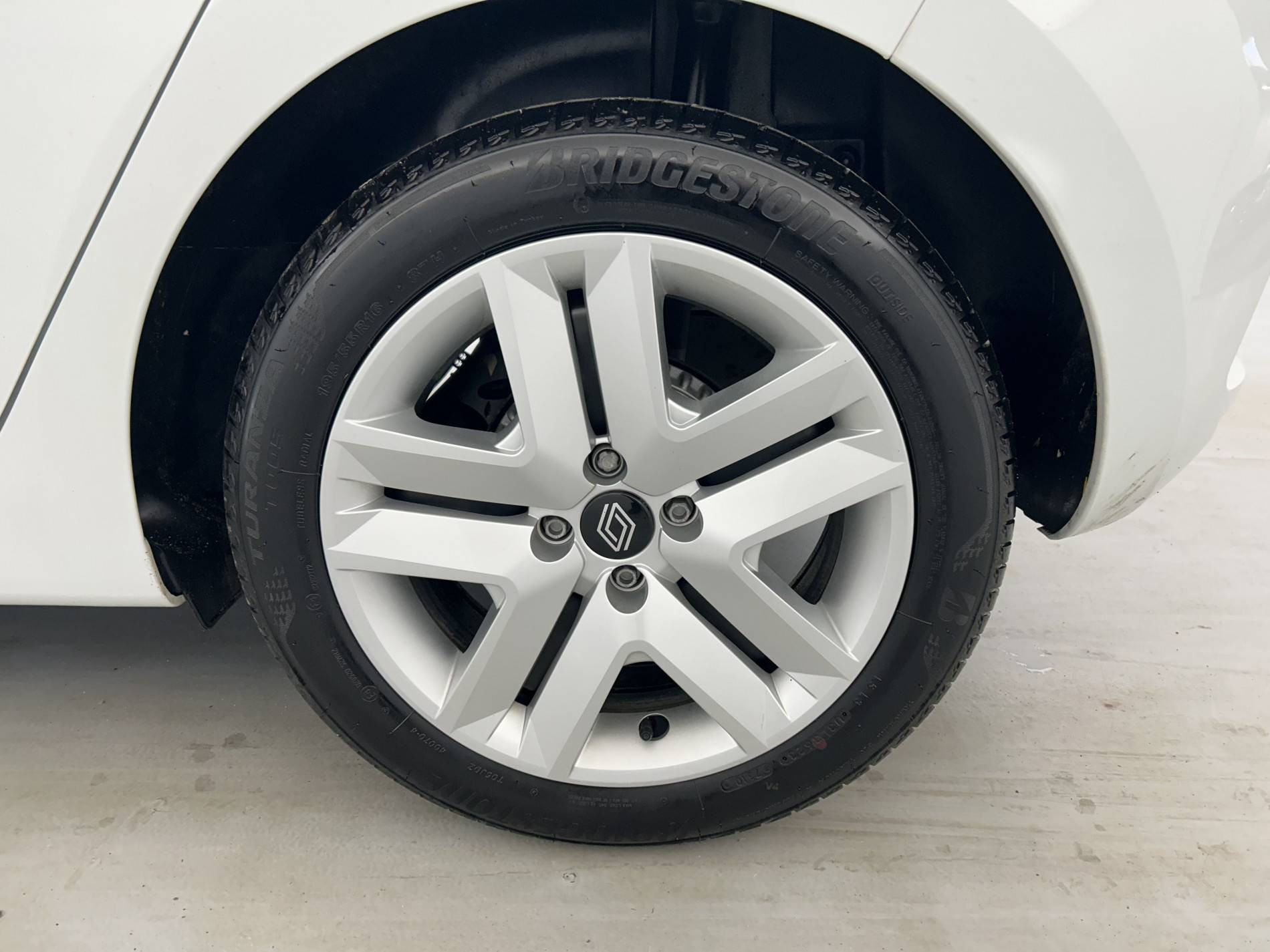 Vente en ligne Renault Clio 5 Clio TCe 100 GPL au prix de 14 900 €