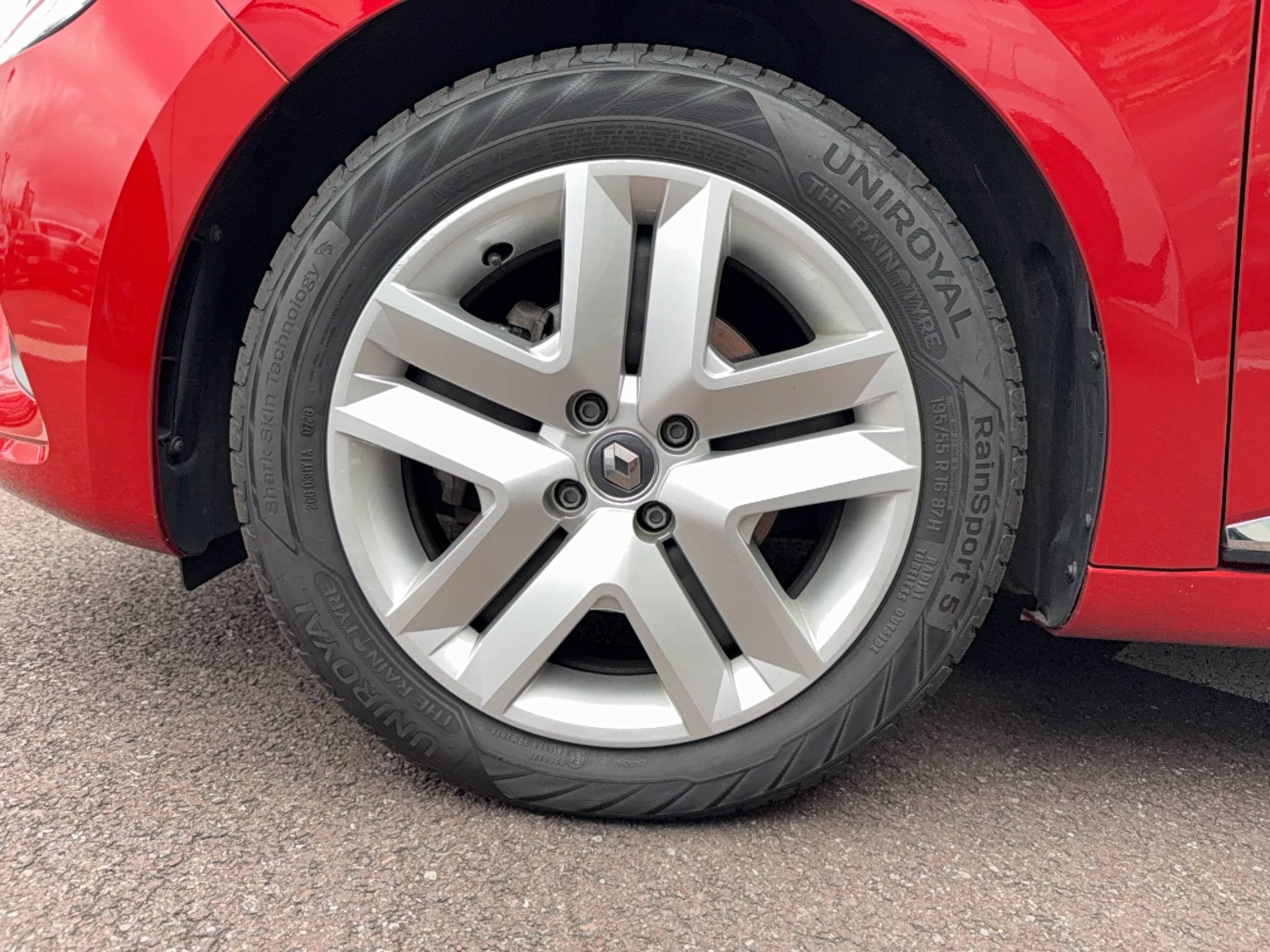 Vente en ligne Renault Clio 5 Clio E-Tech 140 - 21N au prix de 15 375 €
