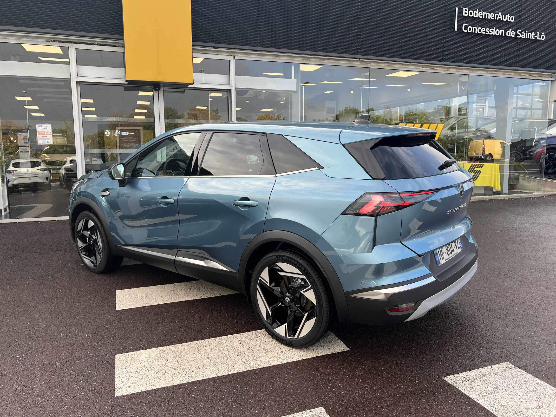 Vente en ligne Renault Symbioz  E-Tech full hybrid 145 au prix de 35 490 €