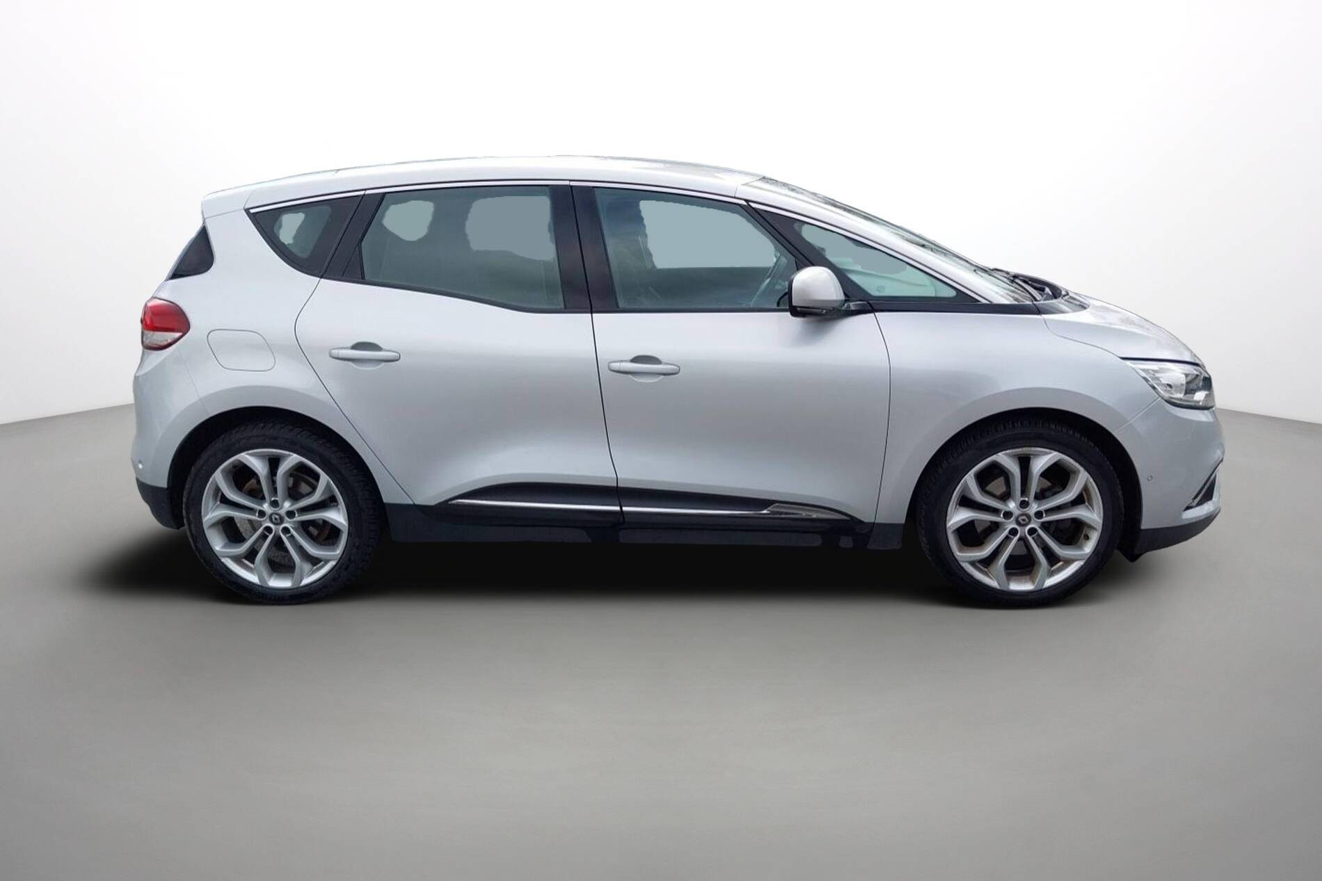Vente en ligne Renault Scenic 4 Scenic dCi 130 Energy au prix de 14 990 €