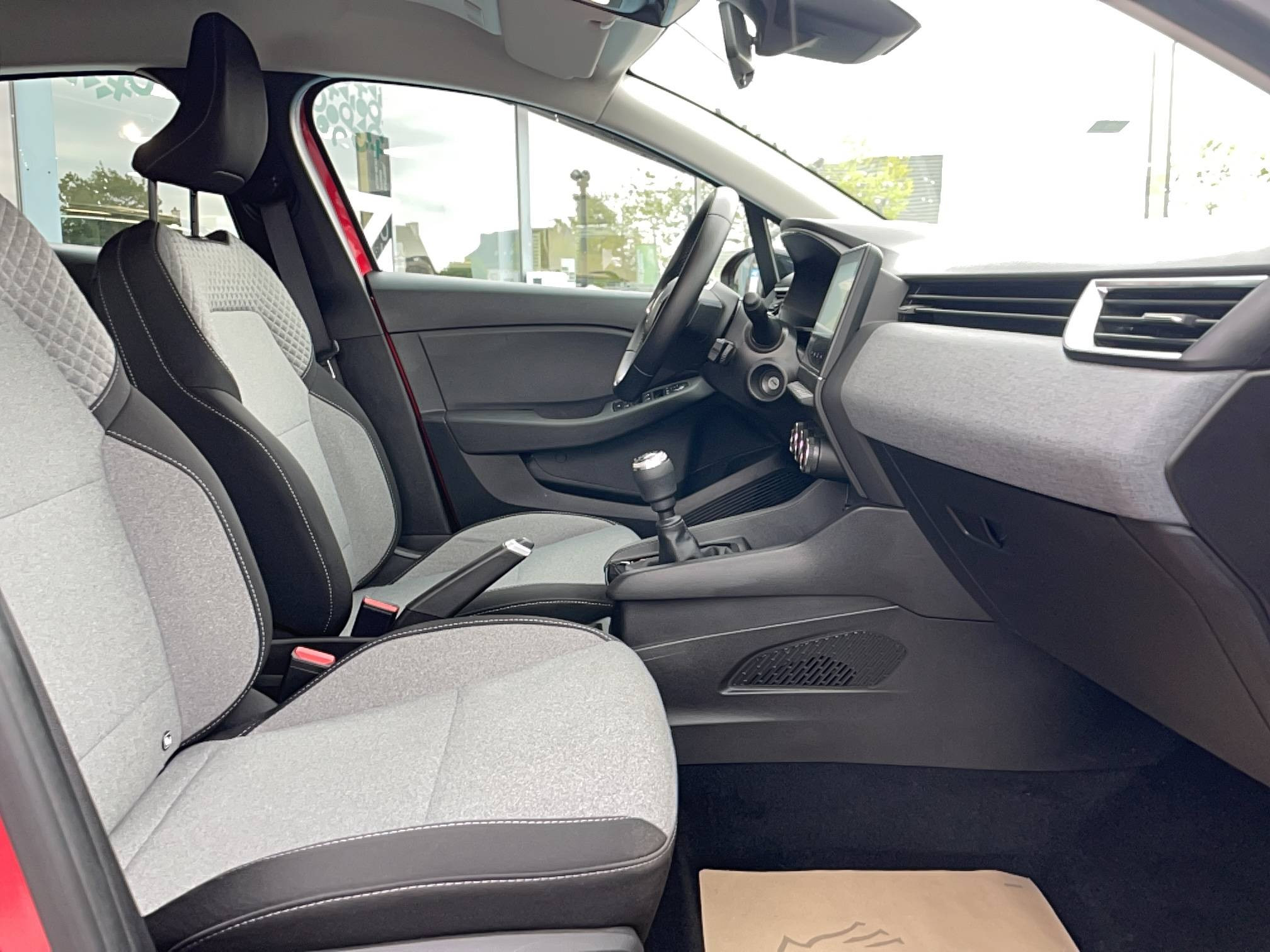 Vente en ligne Renault Clio 5 Clio TCe 90 au prix de 15 990 €