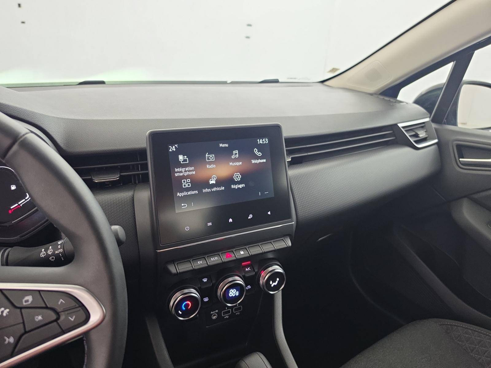 Vente en ligne Renault Clio 5 Clio E-Tech full hybrid 145 au prix de 17 900 €