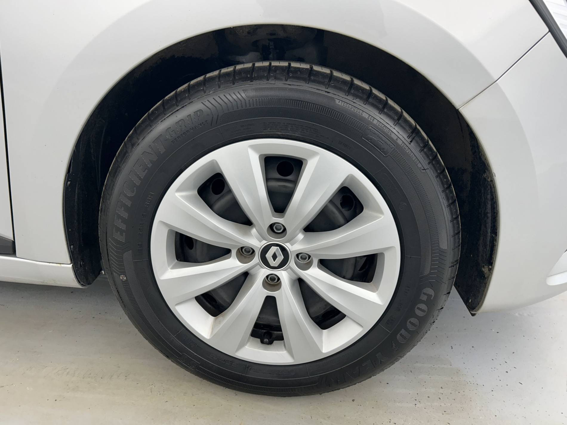 Vente en ligne Renault Clio 5 Clio SCe 65 au prix de 12 590 €