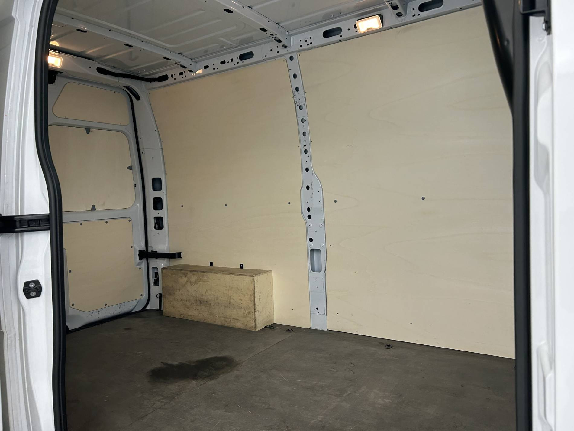 Vente en ligne Renault Master Fourgon MASTER FGN TRAC F3500 L2H2 BLUE DCI 135 au prix de 25 999 €