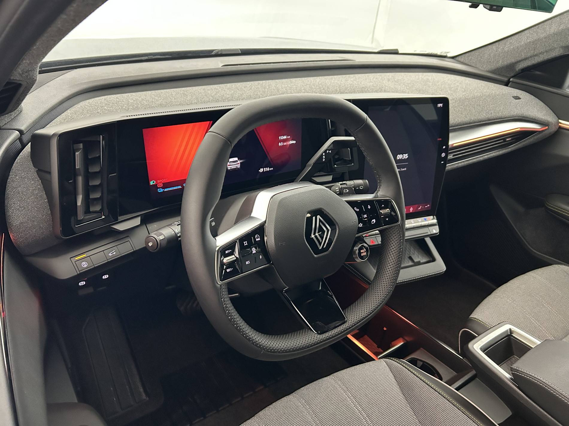 Vente en ligne Renault Scenic E-Tech  220 ch grande autonomie au prix de 37 990 €