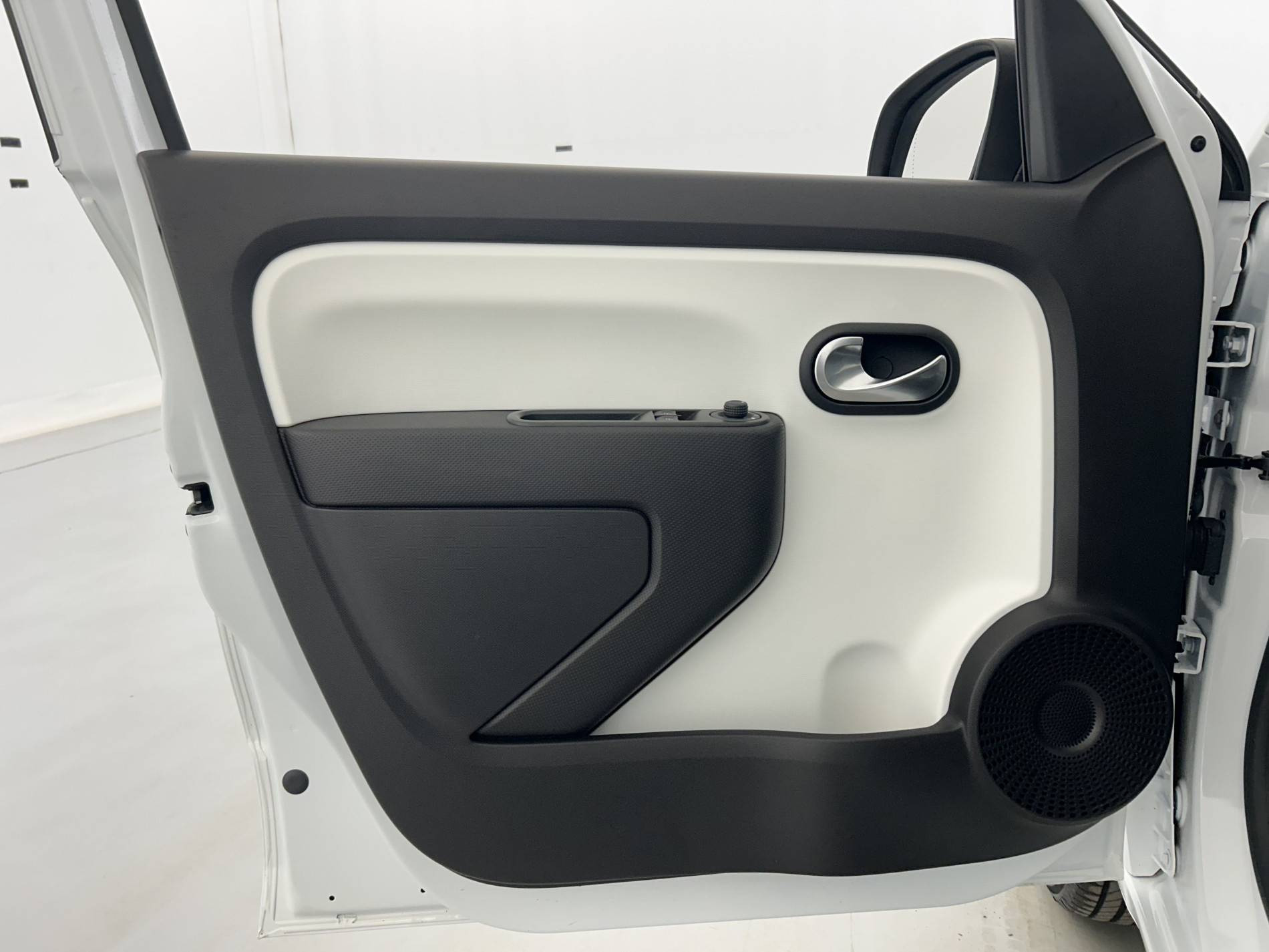 Vente en ligne Renault Twingo Electrique Twingo III E-Tech au prix de 12 490 €
