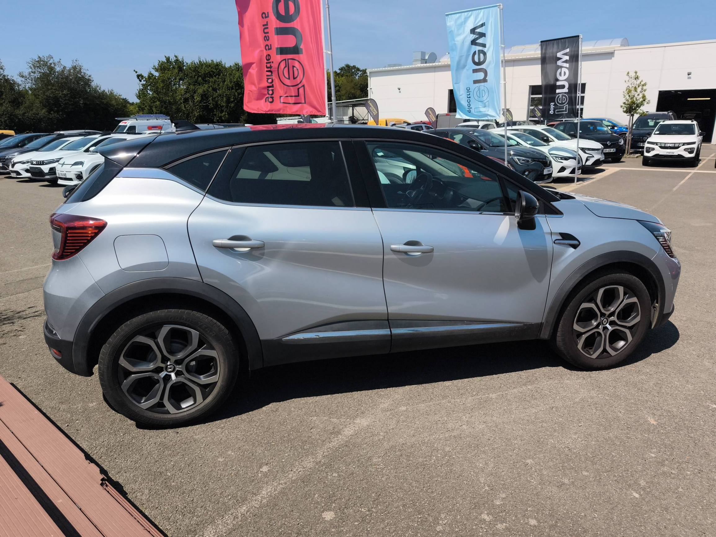 Vente en ligne Renault Captur  mild hybrid 160 EDC au prix de 17 690 €
