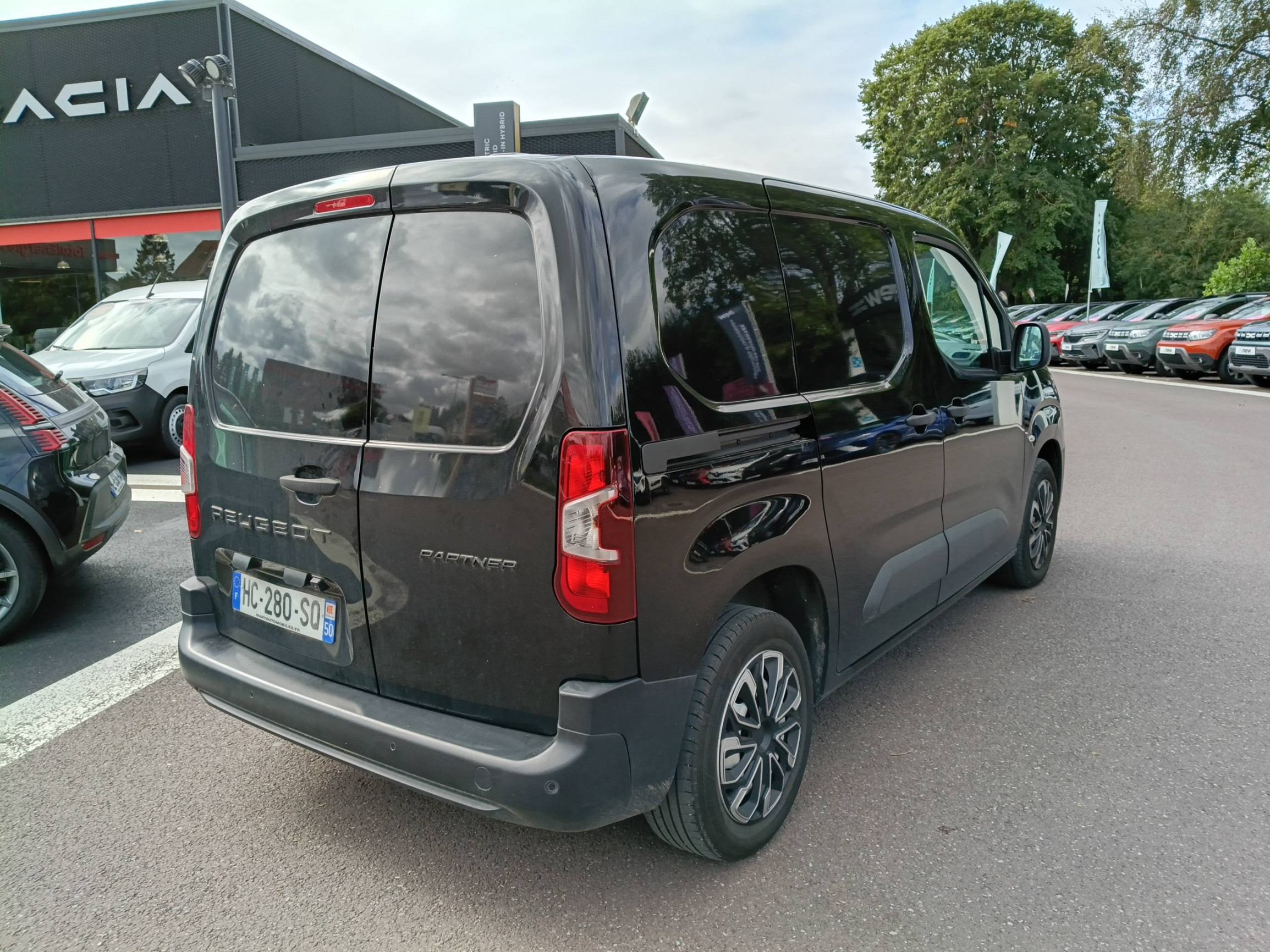Vente en ligne Peugeot Partner Fourgon  M 650 KG BLUEHDI 130 S&S BVM6 au prix de 19 990 €