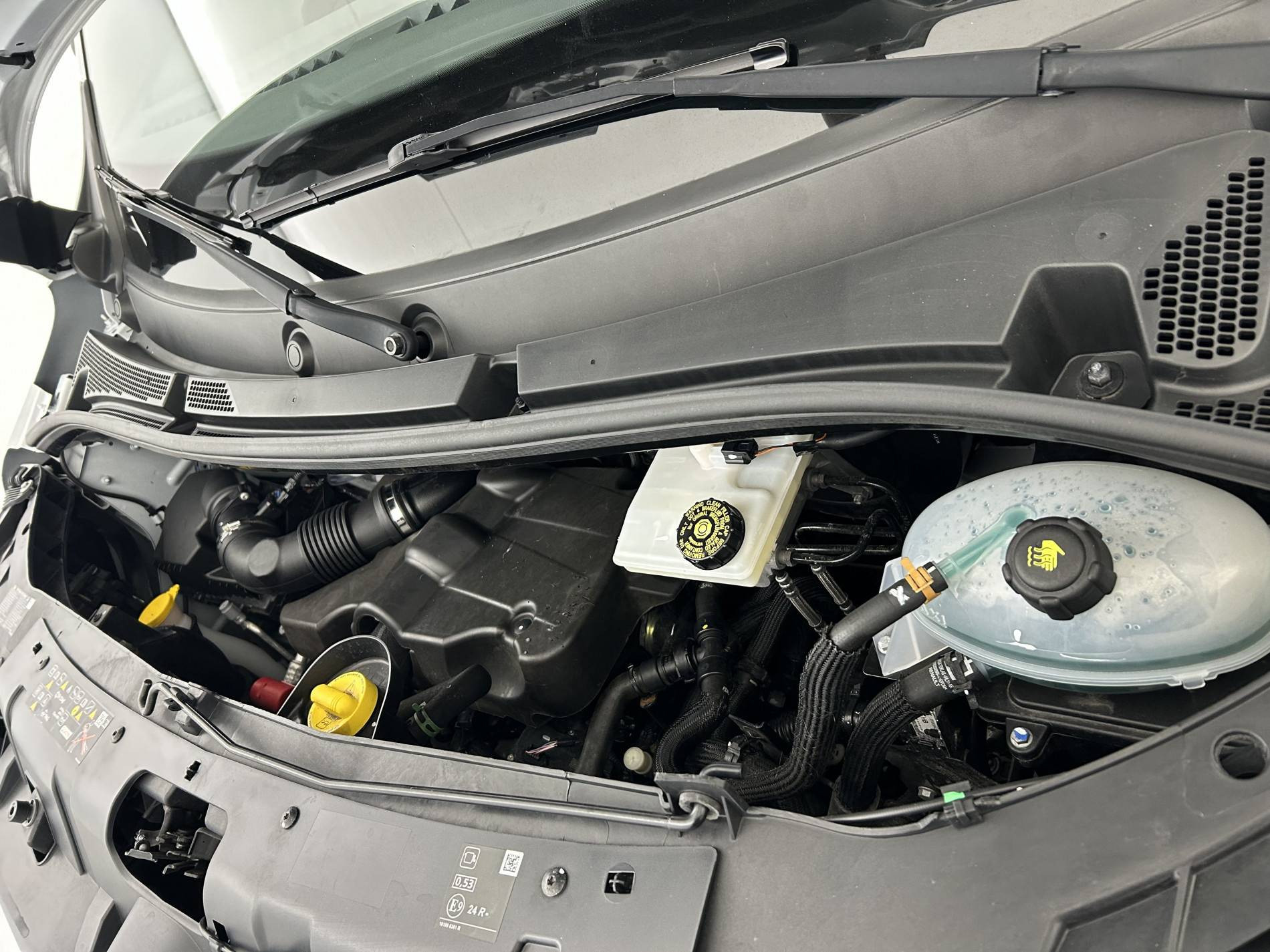 Vente en ligne Renault Master Fourgon MASTER FGN TRAC F3500 L2H2 BLUE DCI 135 au prix de 24 690 €