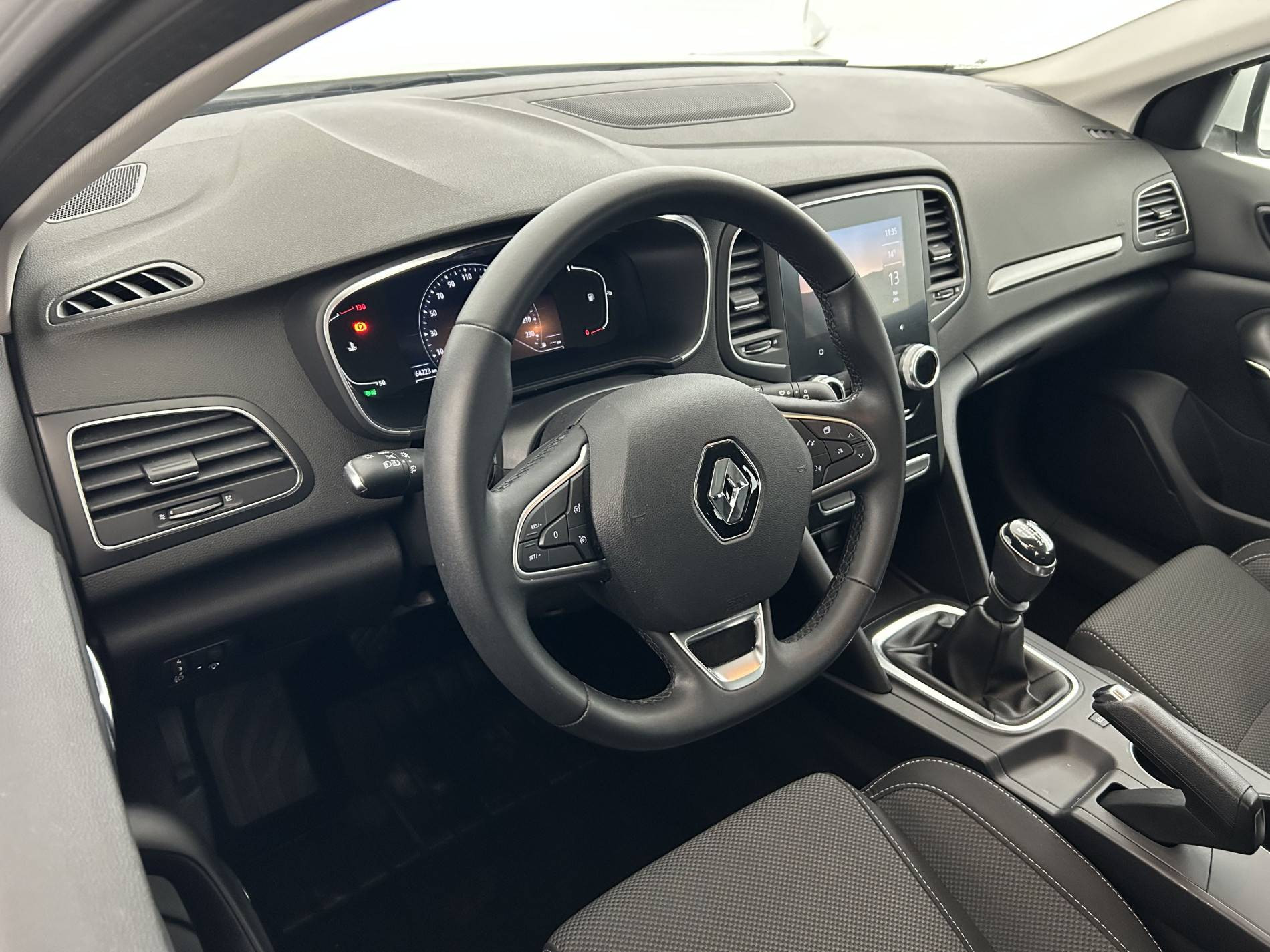 Vente en ligne Renault Megane 4 Estate  Blue dCi 115 au prix de 18 490 €