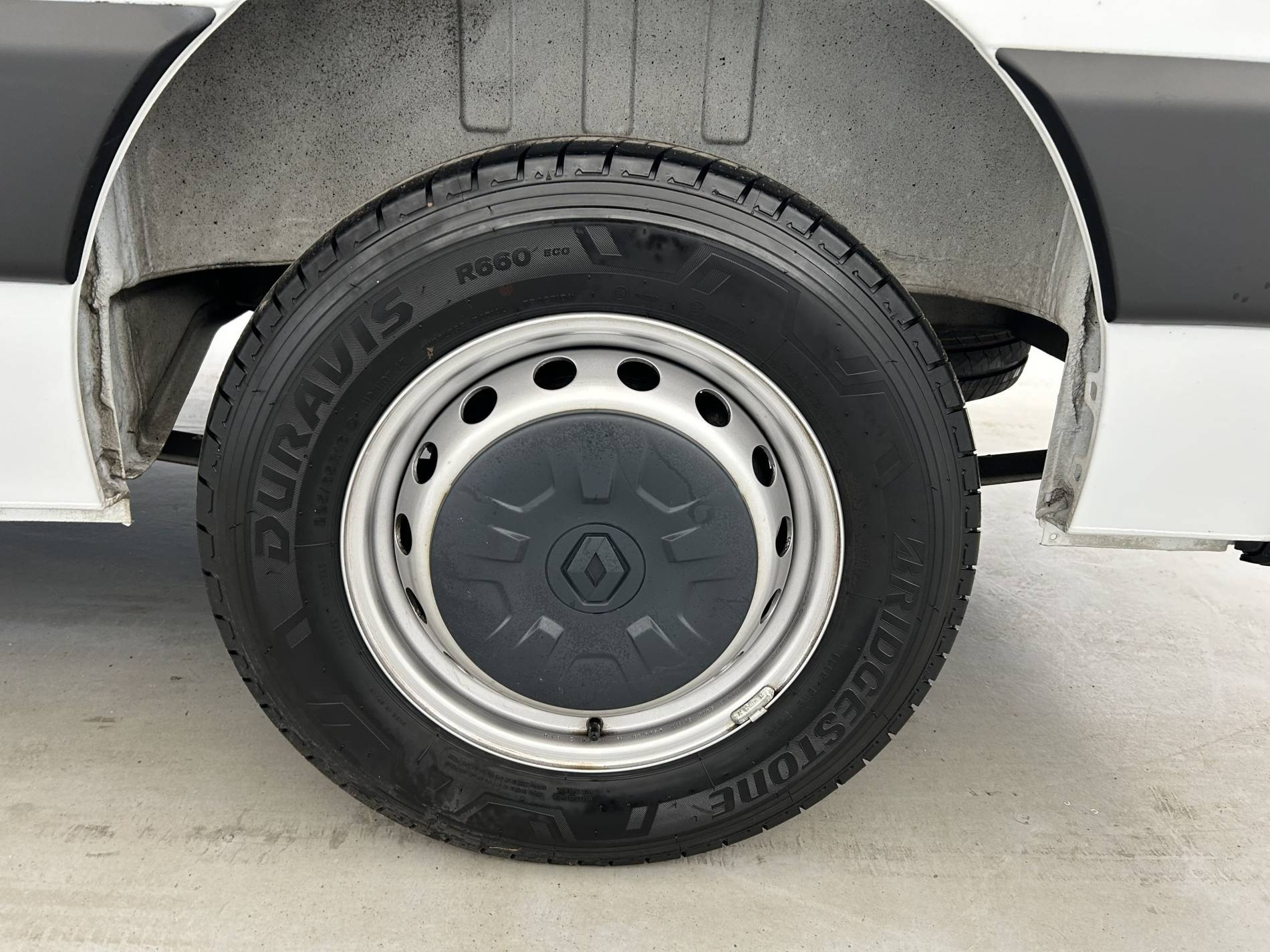 Vente en ligne Renault Master Fourgon MASTER FGN TRAC F3500 L2H2 BLUE DCI 135 au prix de 27 990 €