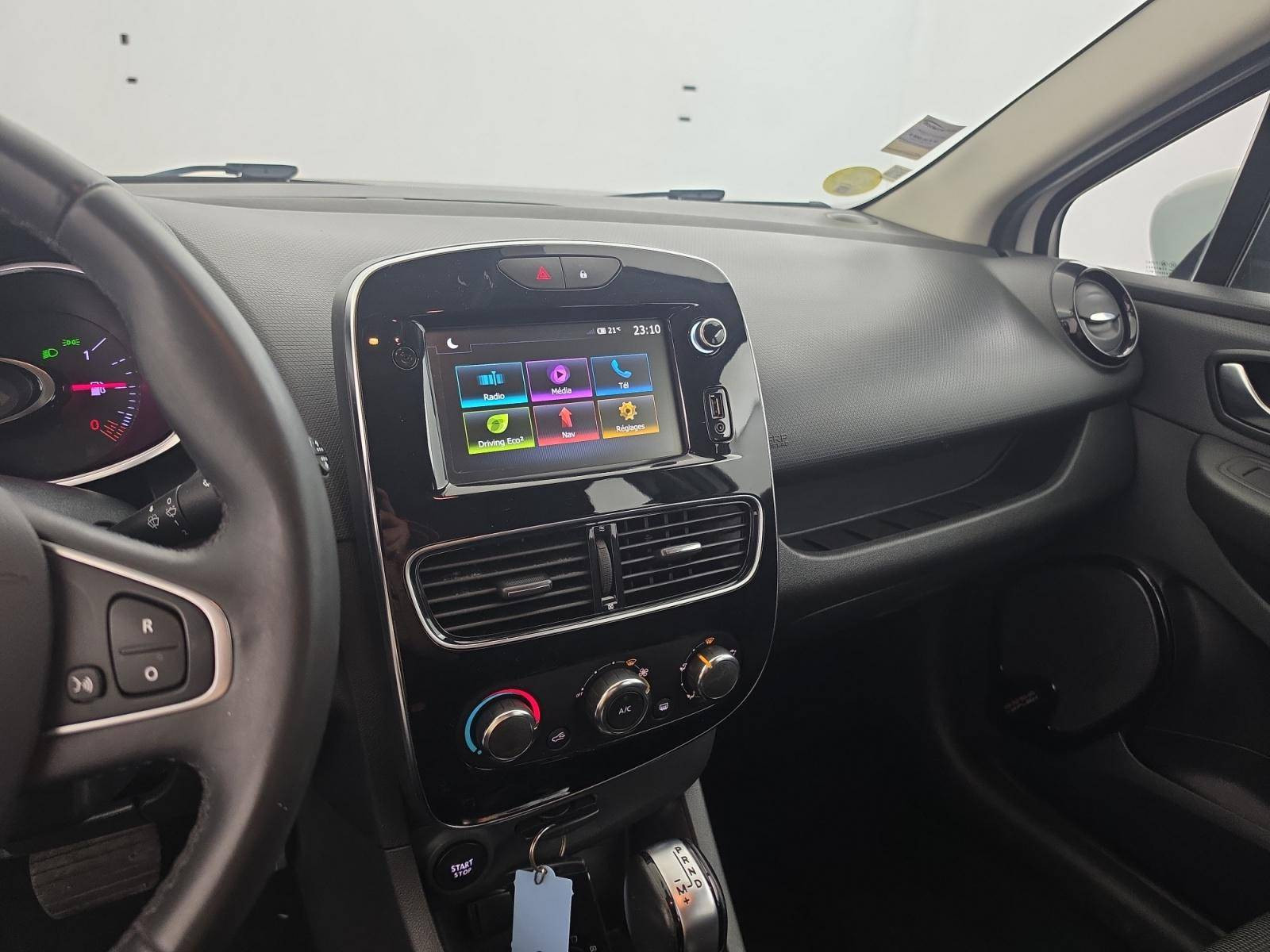 Vente en ligne Renault Clio 4 Clio dCi 90 E6C EDC au prix de 11 590 €