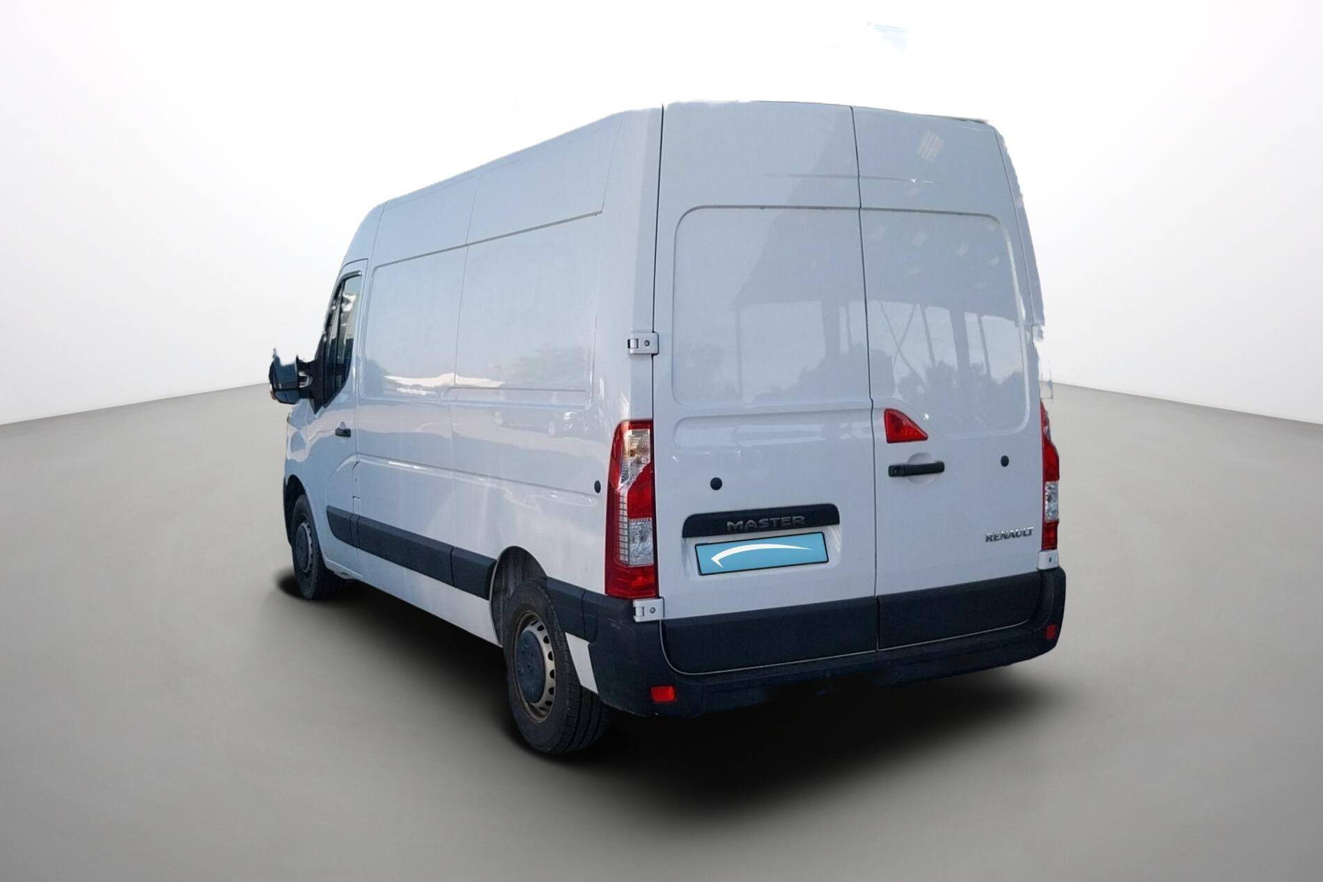 Vente en ligne Renault Master Fourgon MASTER FGN TRAC F3500 L2H2 BLUE DCI 135 au prix de 23 990 €