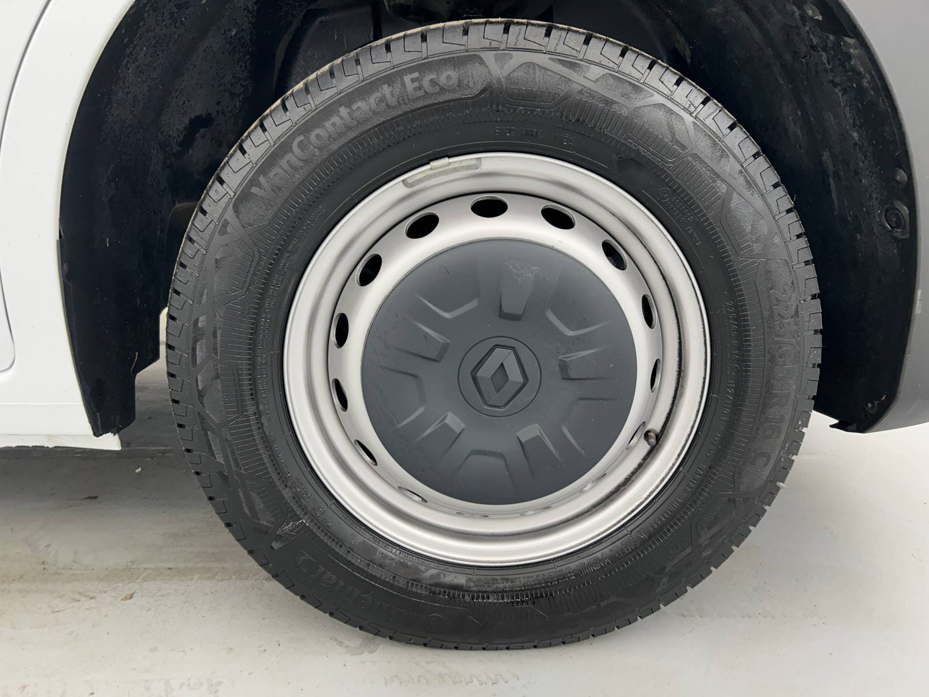 Vente en ligne Renault Master Fourgon MASTER FGN TRAC F3500 L3H3 BLUE DCI 135 au prix de 26 990 €