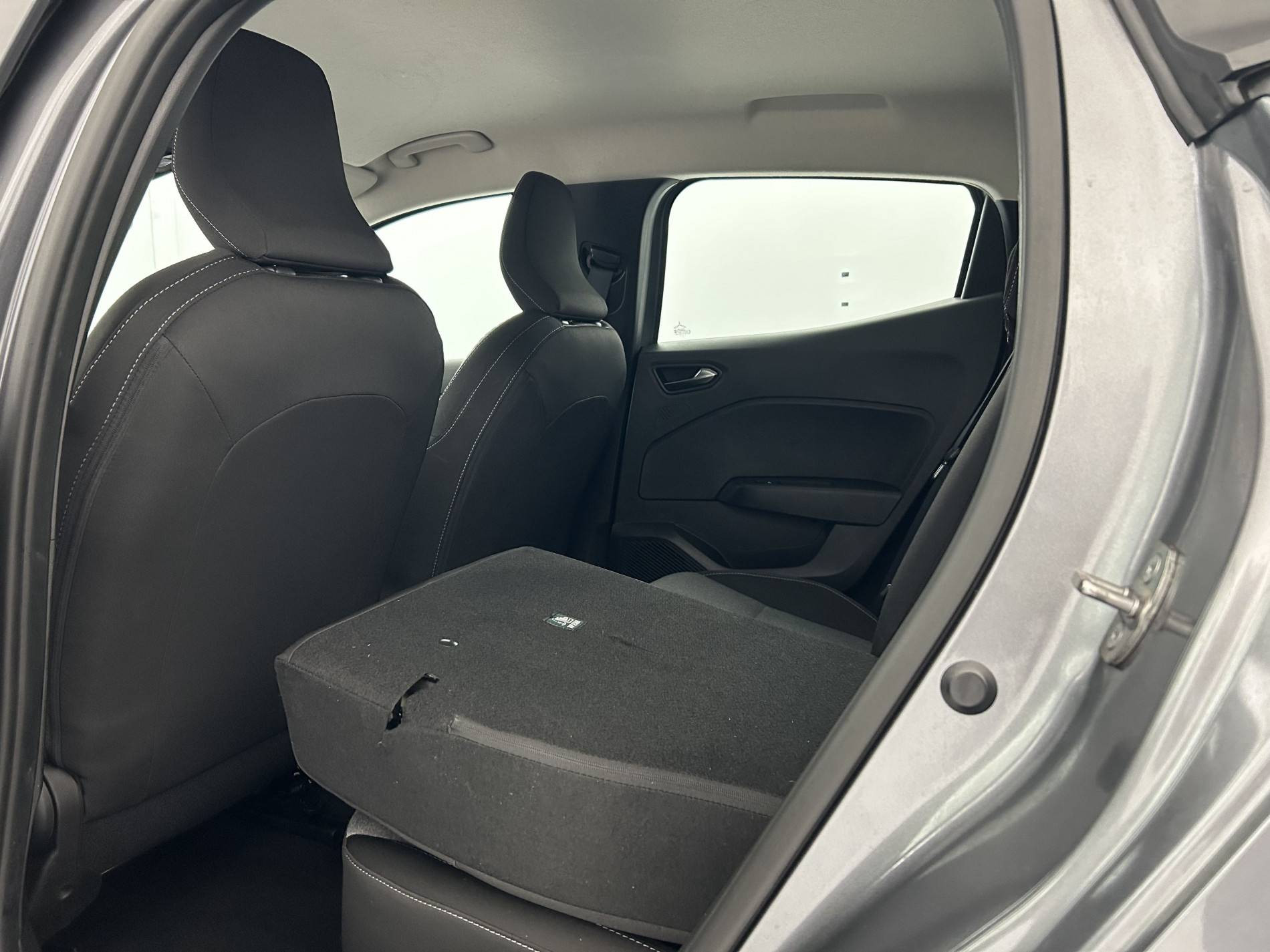 Vente en ligne Renault Clio 5 Clio TCe 90 au prix de 15 400 €