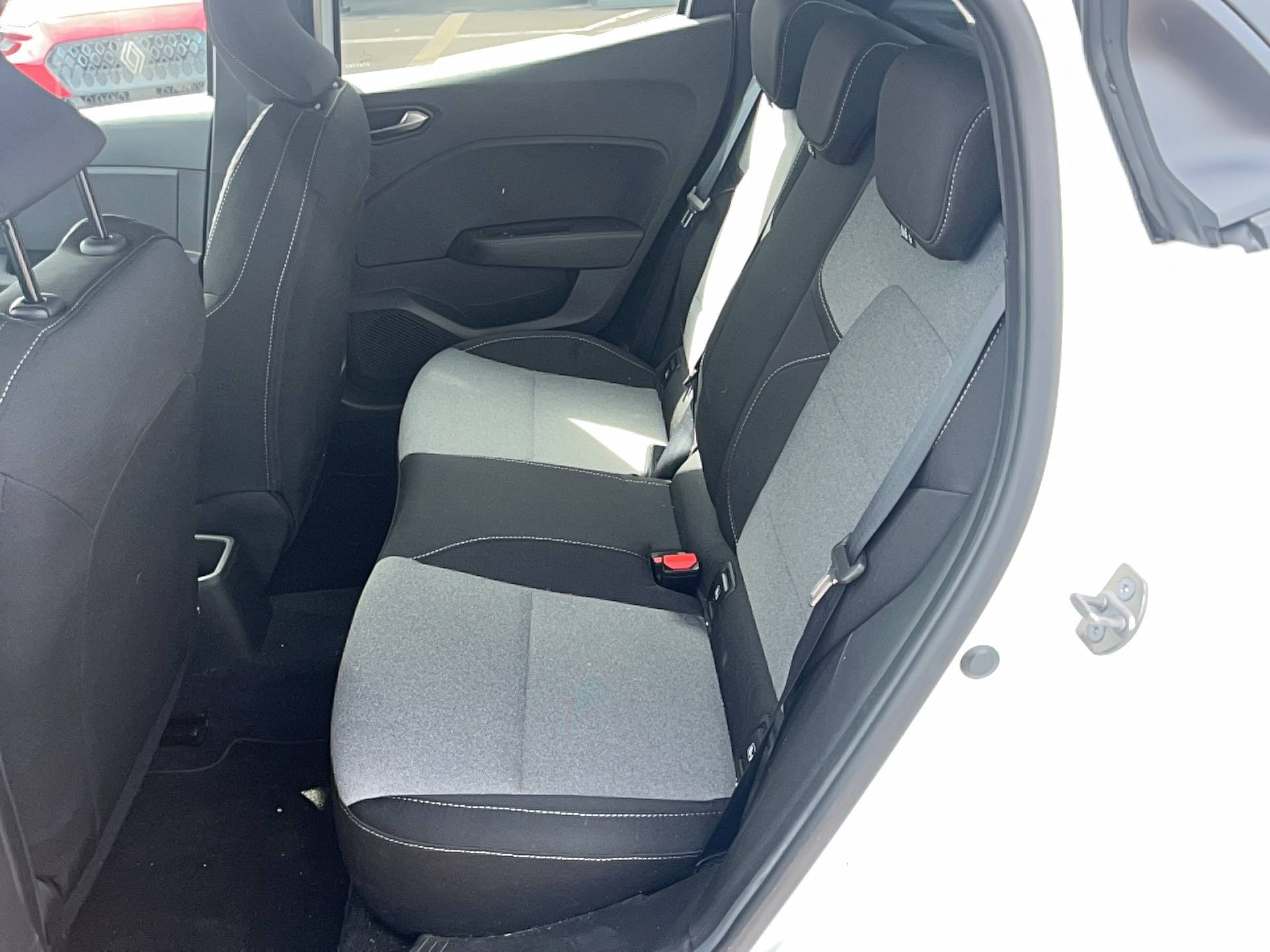 Vente en ligne Renault Clio 5 Clio TCe 90 au prix de 15 790 €
