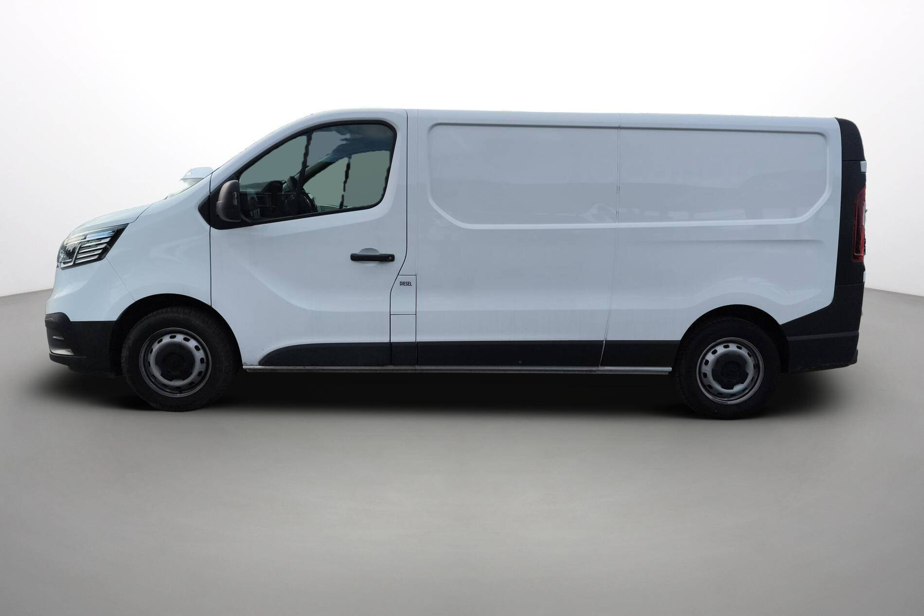 Vente en ligne Renault Trafic 3 Fourgon TRAFIC FGN L2H1 3000 KG BLUE DCI 130 au prix de 24 990 €