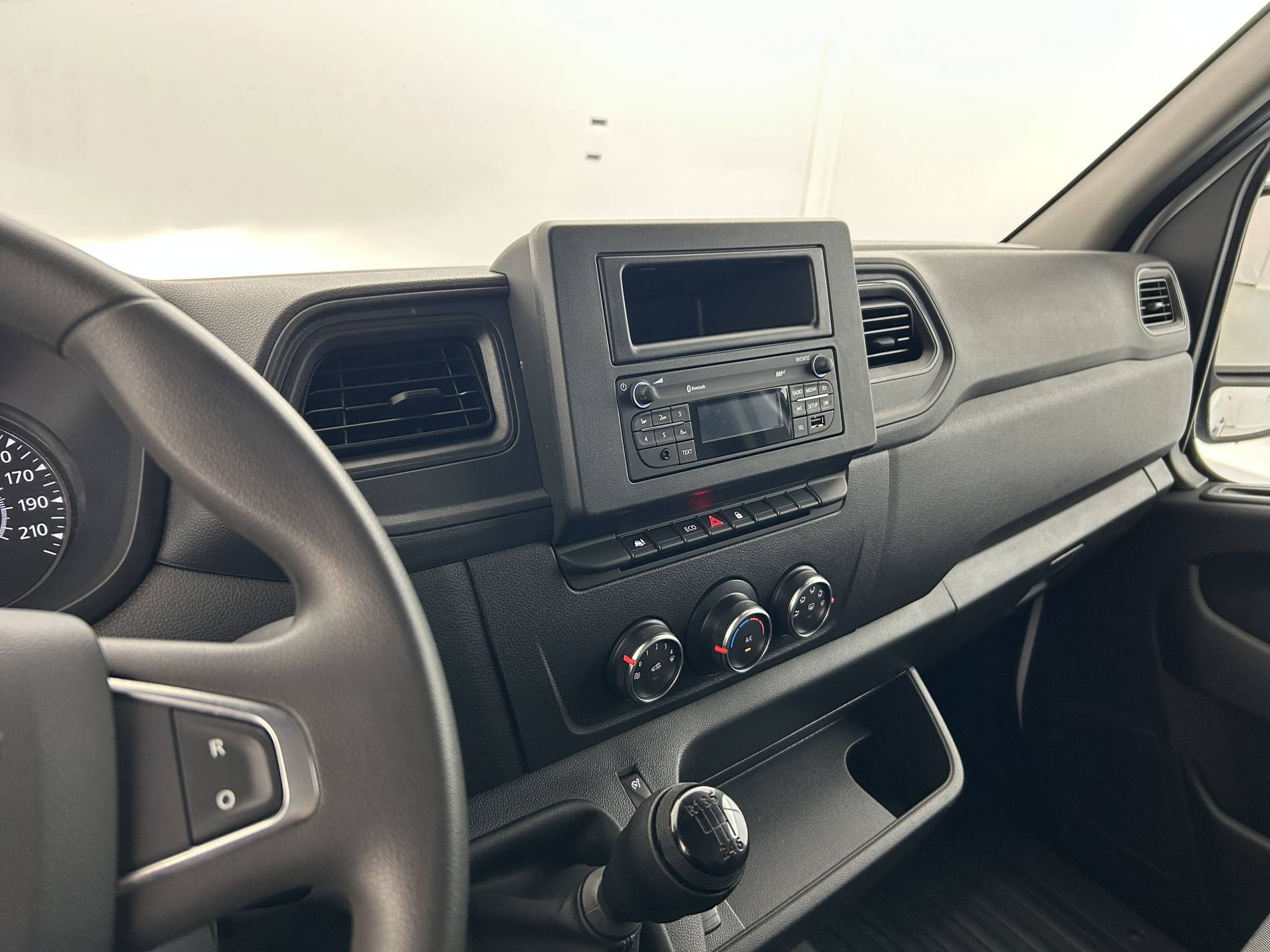 Vente en ligne Renault Master Fourgon MASTER FGN TRAC F3500 L3H3 BLUE DCI 135 au prix de 28 990 €