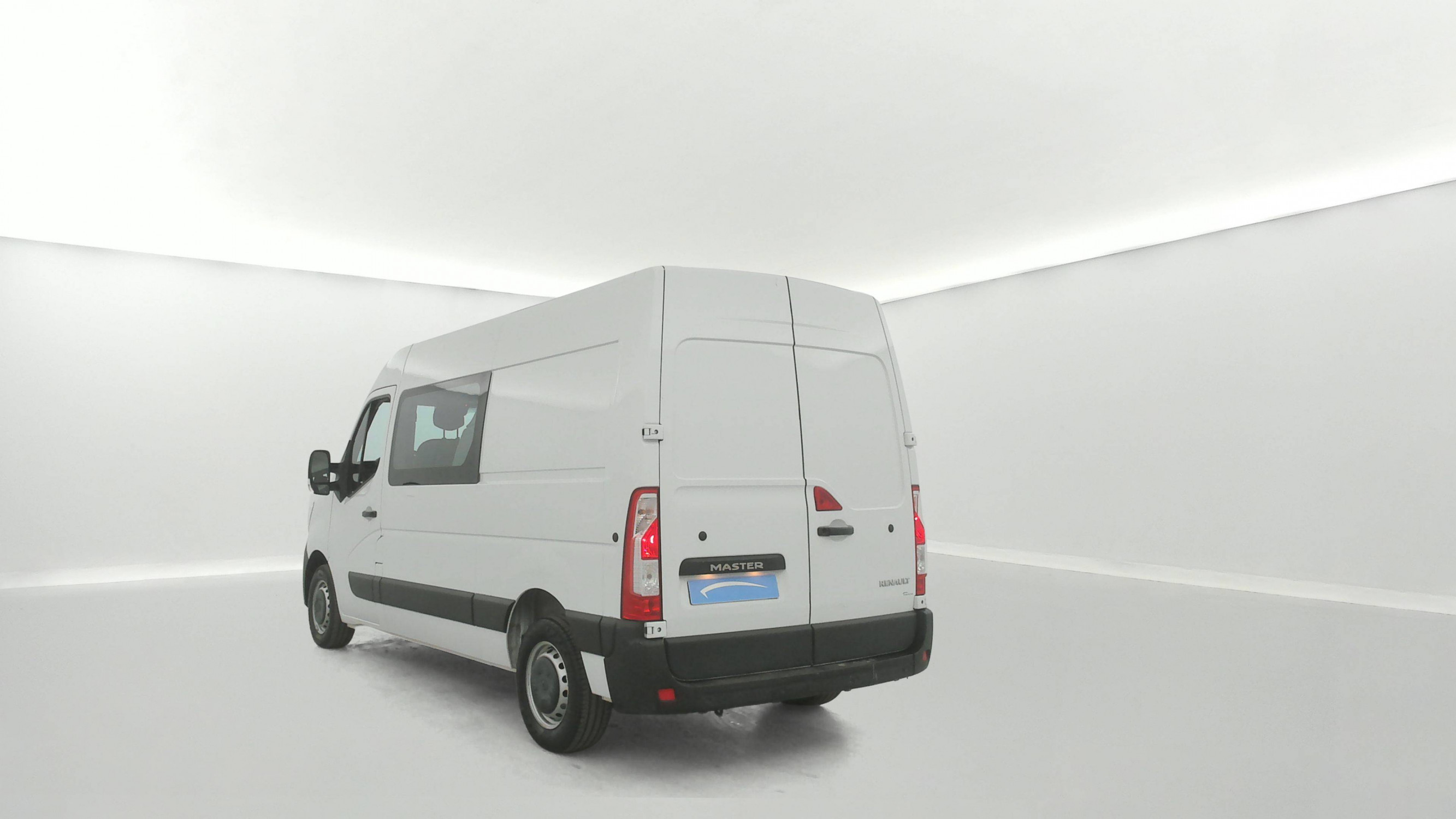Vente en ligne Renault Master Fourgon MASTER CA TRAC F3300 L2H2 BLUE DCI 135 au prix de 23 790 €
